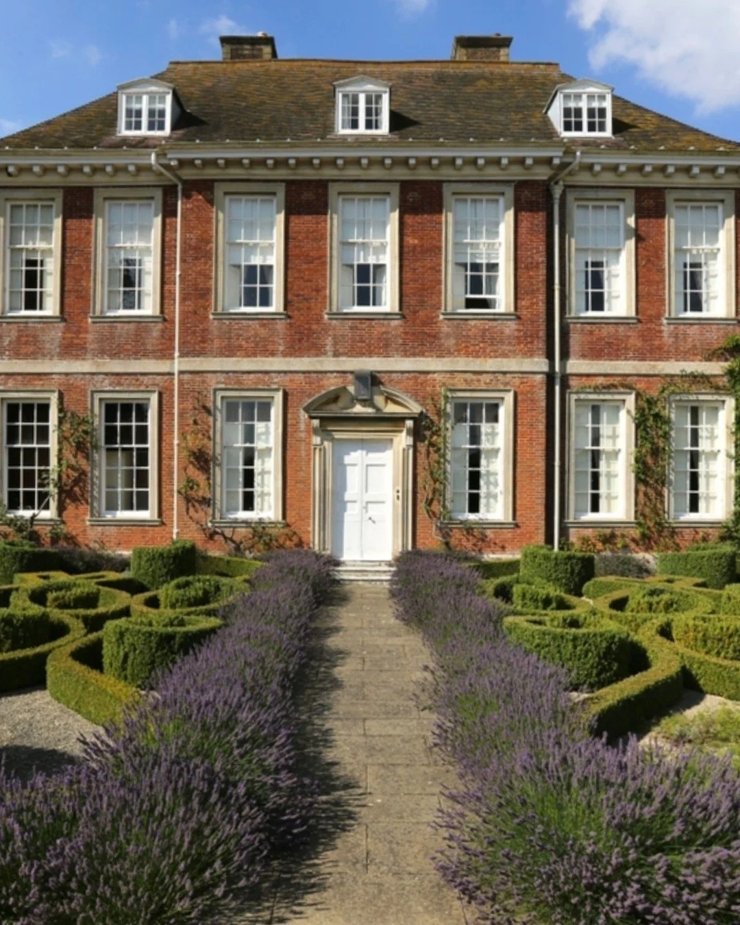 Timeless elegance sits at the heart of my design approach. Strong hedging and confident geometry create the structure and rhythm of this garden, forming a clear and enduring backbone. A surrounding lavender border softens the hedging&rsquo;s grandeur