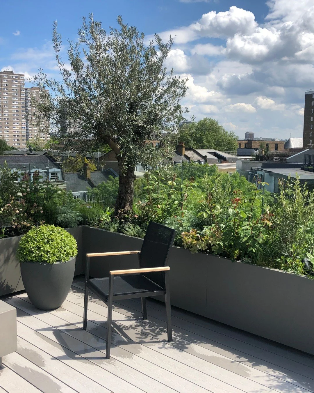 Creating a rooftop garden that feels considered, comfortable and connected to its surroundings. The brief was to create a space for entertaining, with plenty of seating, a fire and room to gather, while still making space for beautiful planting.

For