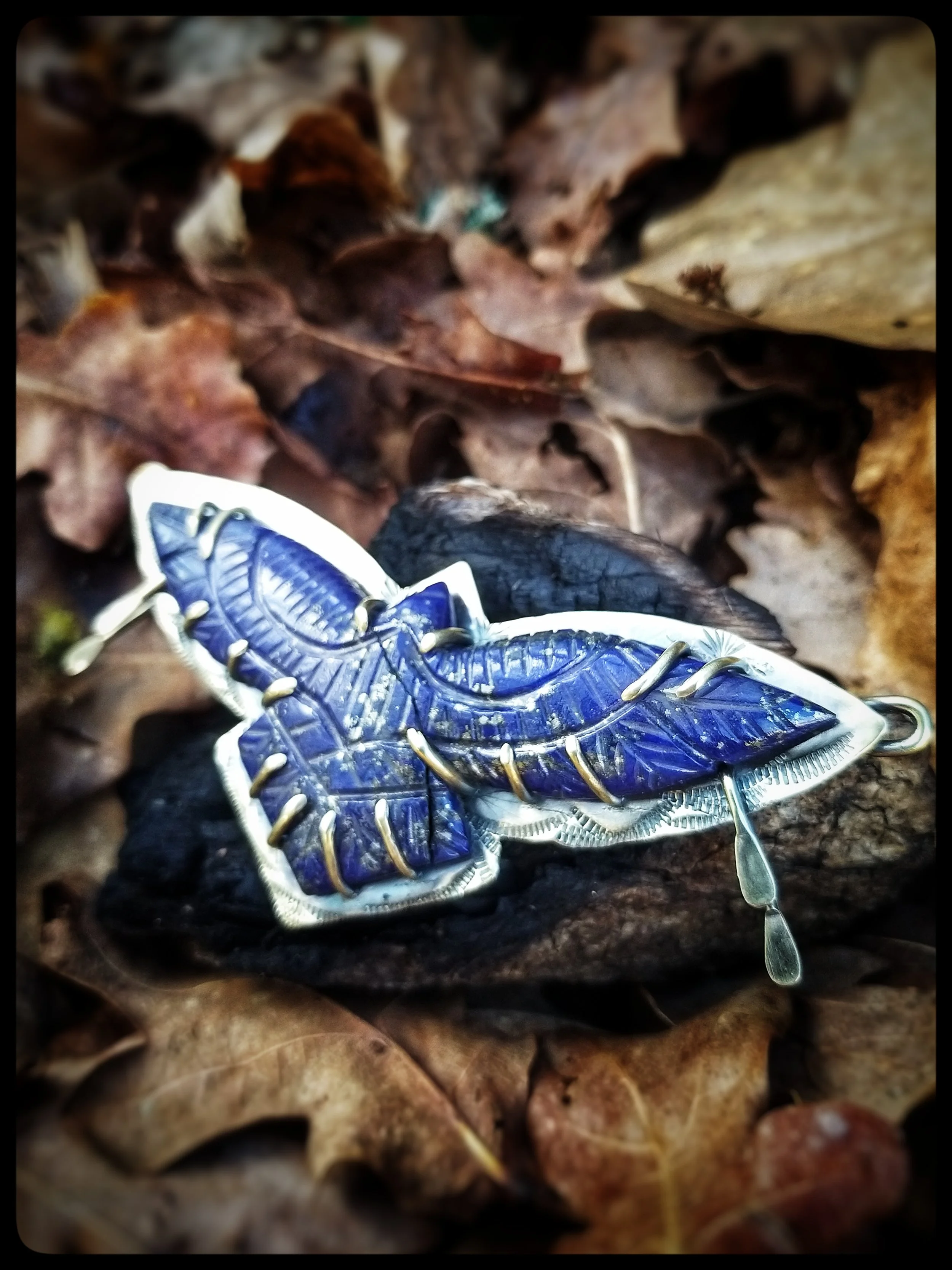 Talisman aigle lapis lazuli, bijoux lapis lazuli, bijoux créateur, bijoux uniques, bijoux artisanaux français, bijoux faits mains, bijoux créateur originaux