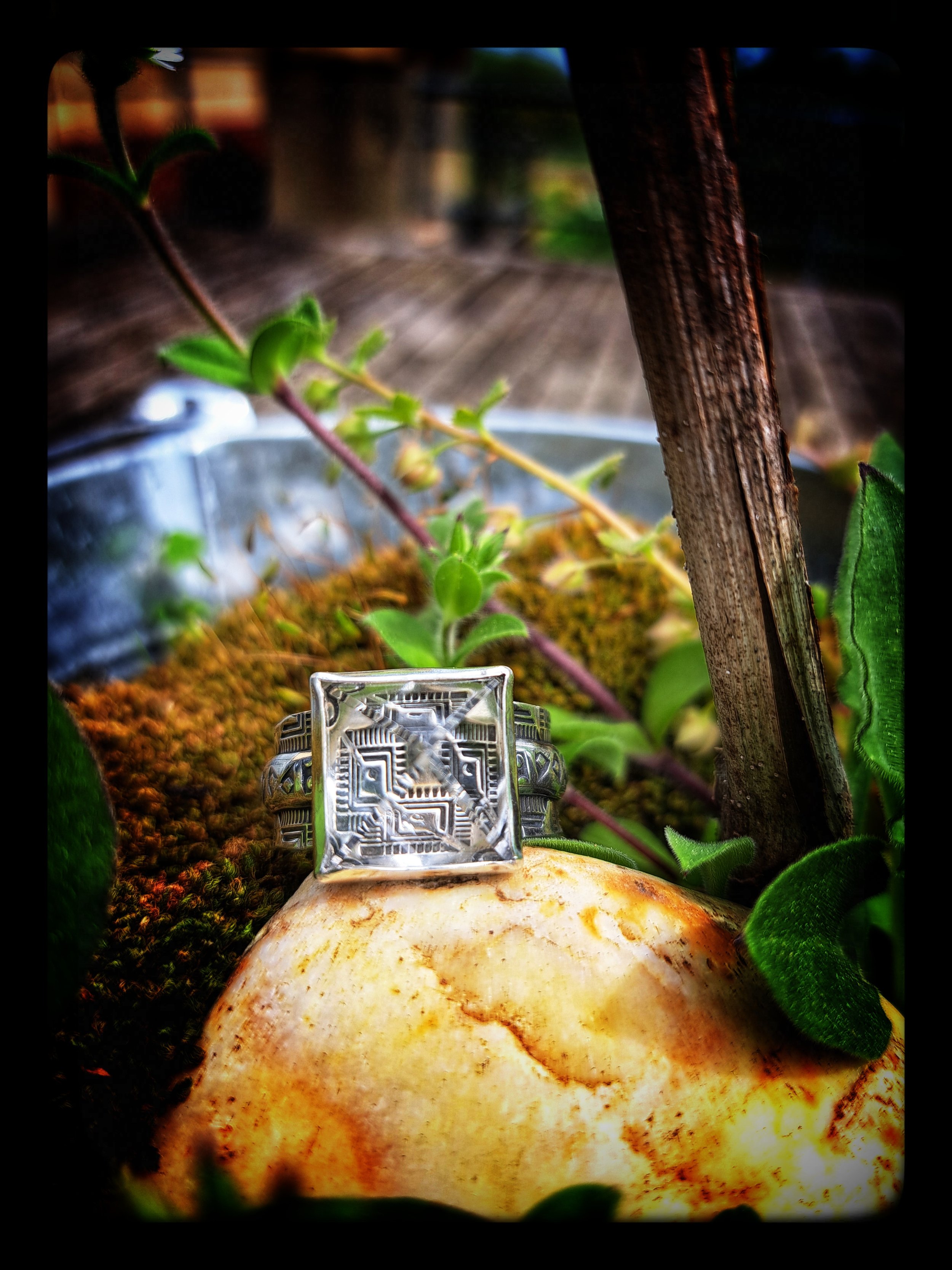 bague en argent et cristal, bague pyramide, bijoux artisanaux, bijoux créateur, bijoux uniques, bijoux fait main en France
