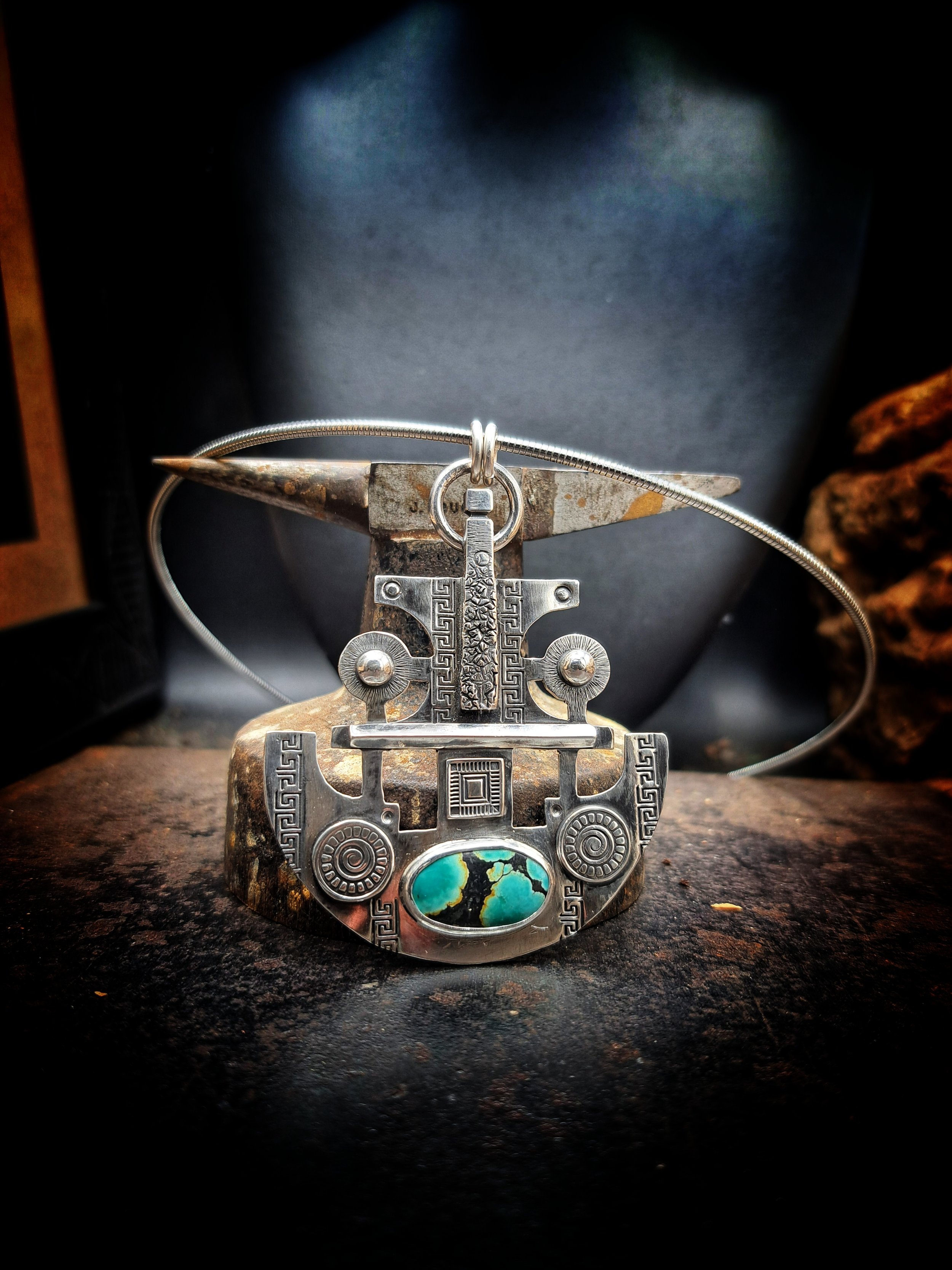 Talisman "L'Artefact" avec sa Turquoise Hubeï