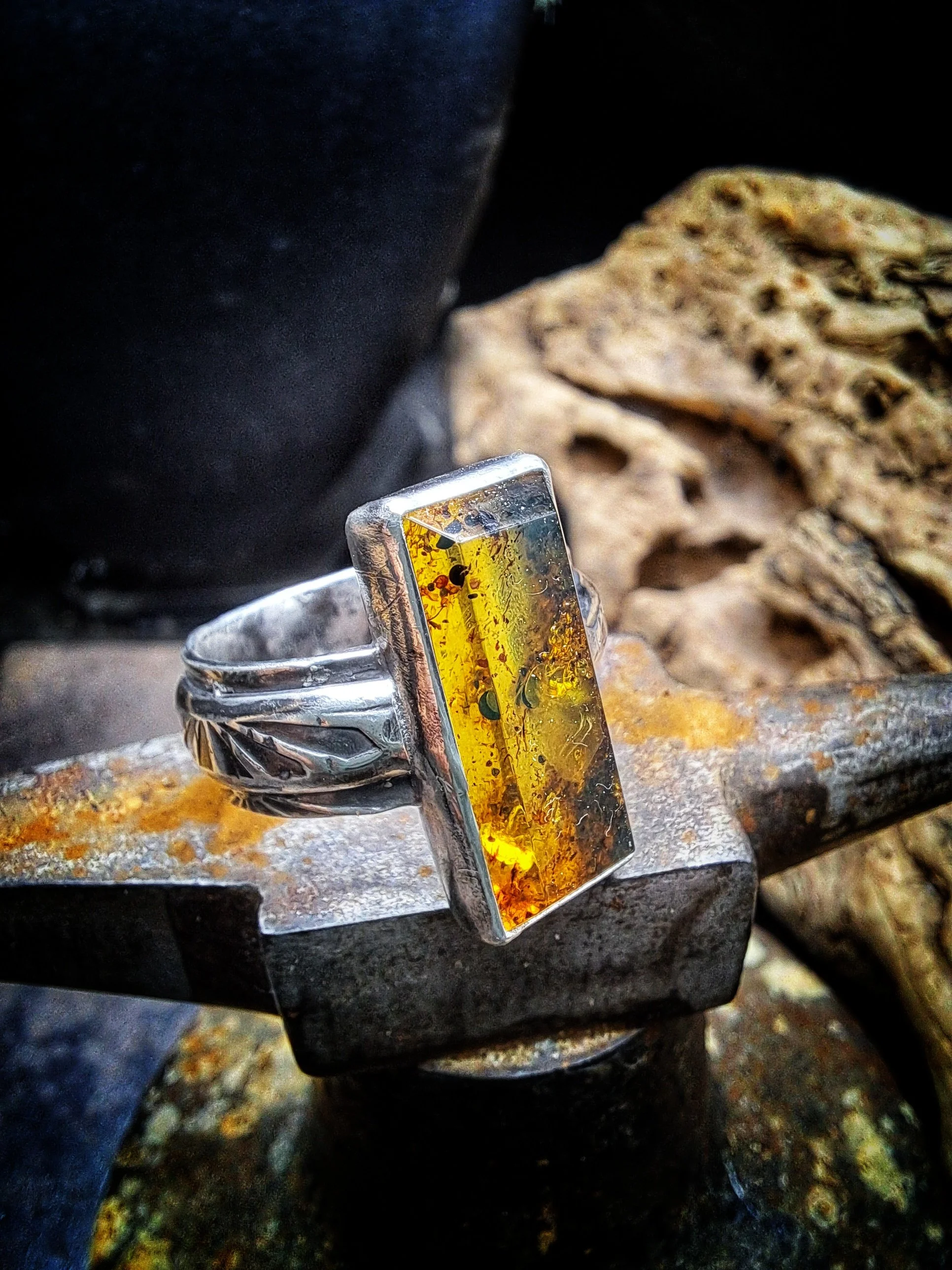 bague soleil ambre du mexique, bijou unique fait main en France, bijoux créateur, bijoux amérindiens