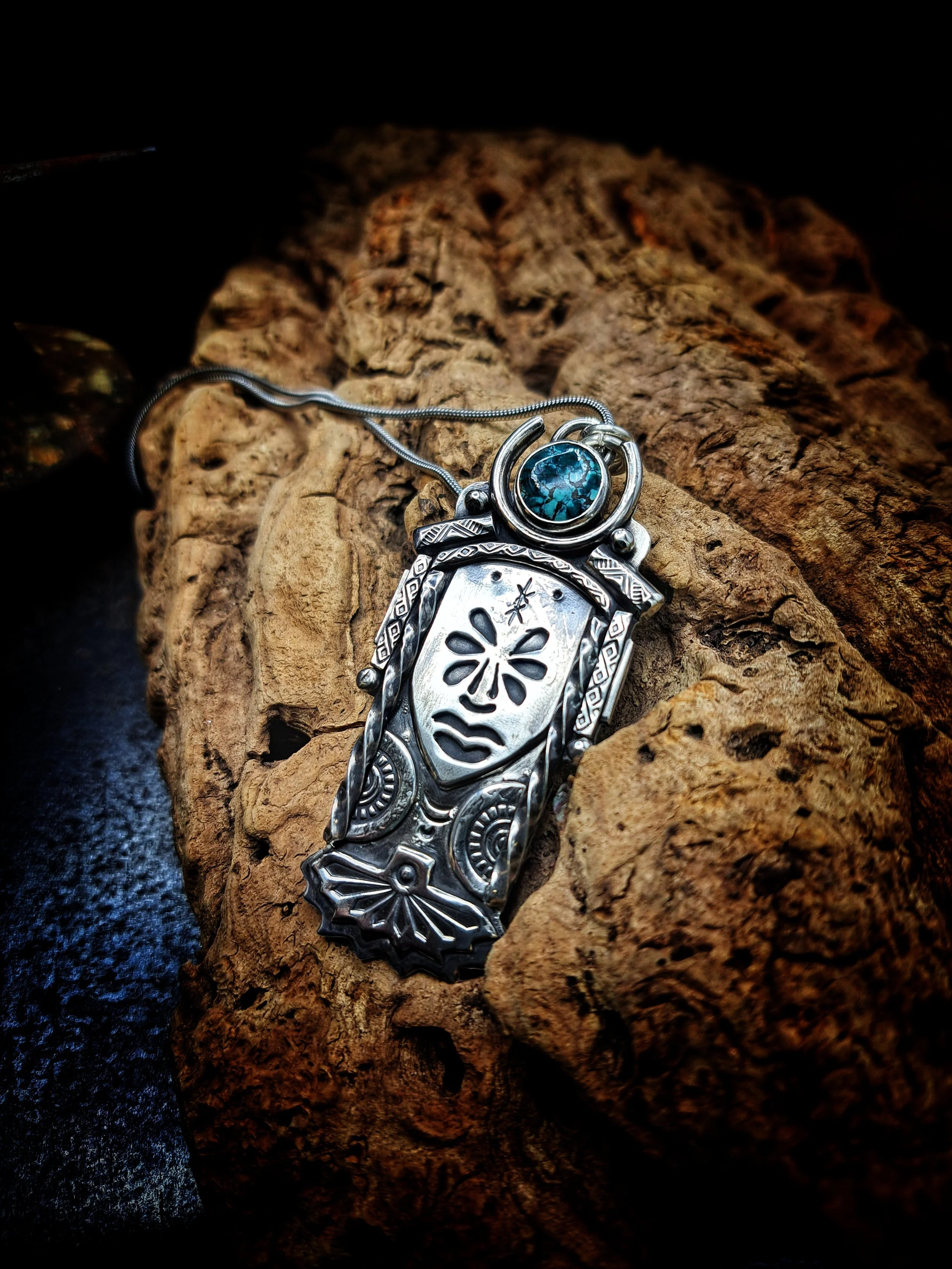 Talisman gardienne en argent et turquoise hubeï, bijou unique fait main en France, bijoux créateur