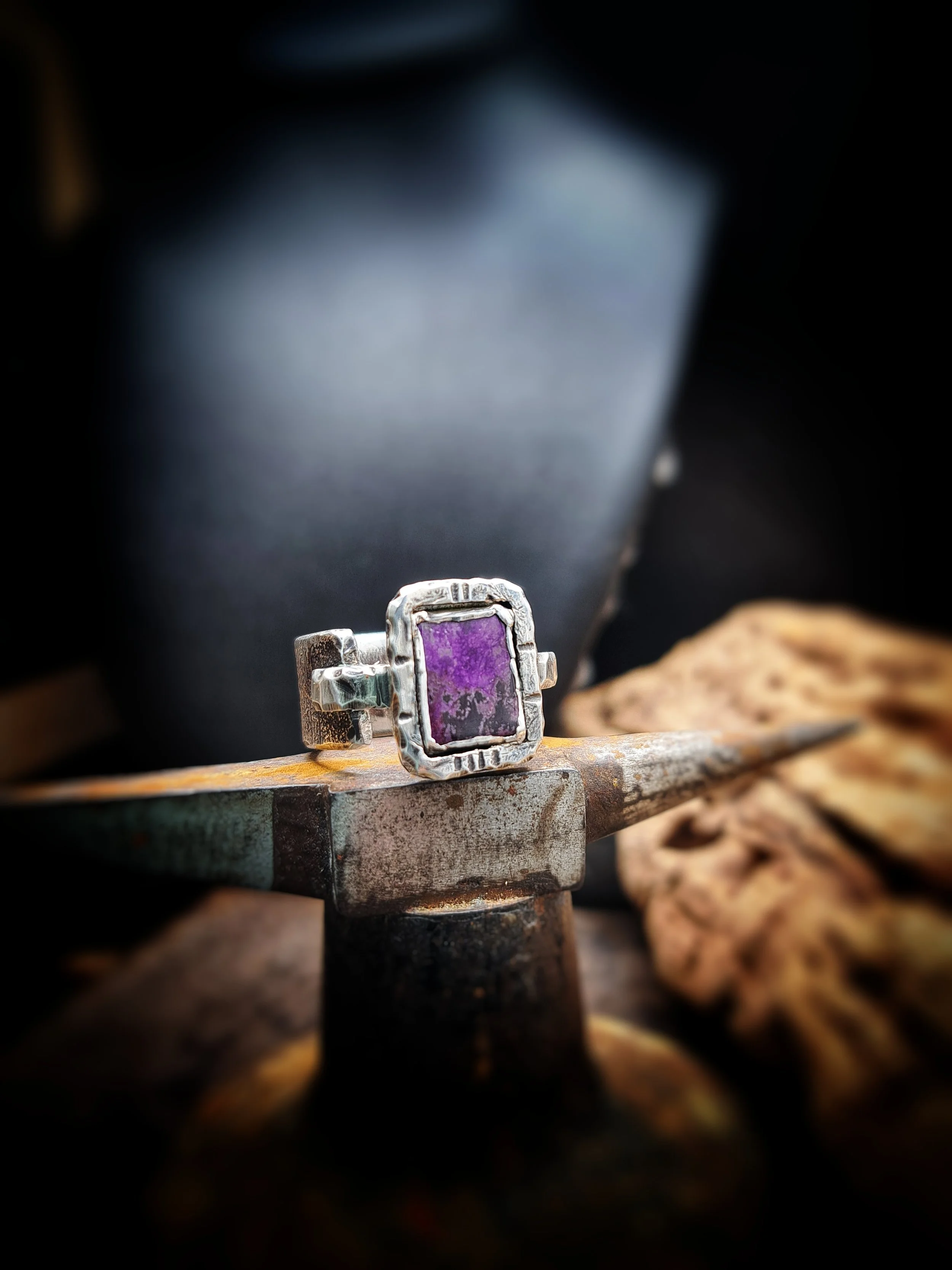 Bague origine en argent et sugilite, bijou unique fait main en France, bijoux créateur