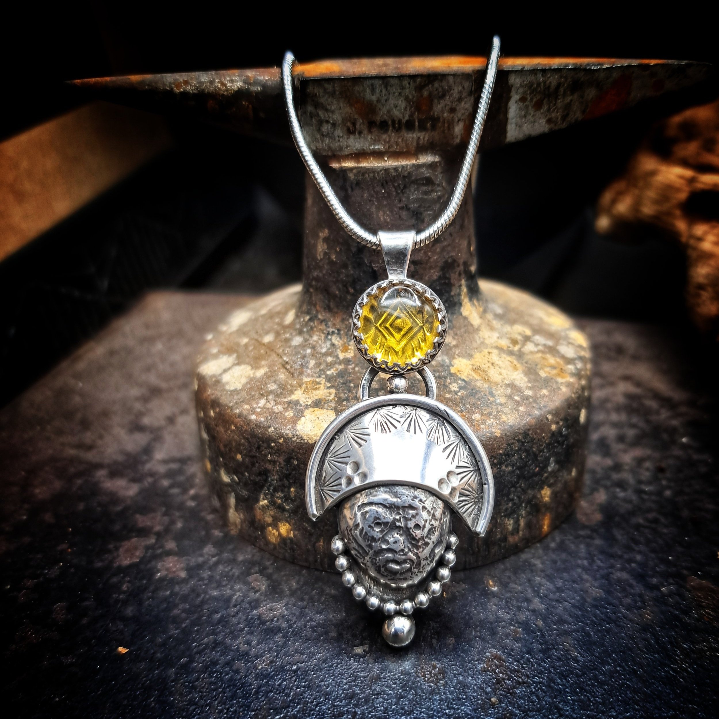 Talisman en argent 950 avec ambre du chiapas, bijou unique fait main en France, bijou créateur