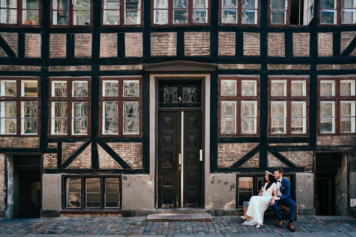 Throwback to @simonpfister__ &amp; @hagarpfister &lsquo;s elopement in 2020. 
Can&rsquo;t wait for the summer to hit Copenhagen so I can get out meeting more incredible people with my camera in hand 🥳

#sonyimages #sonyalpha #nordicweddingcollective
