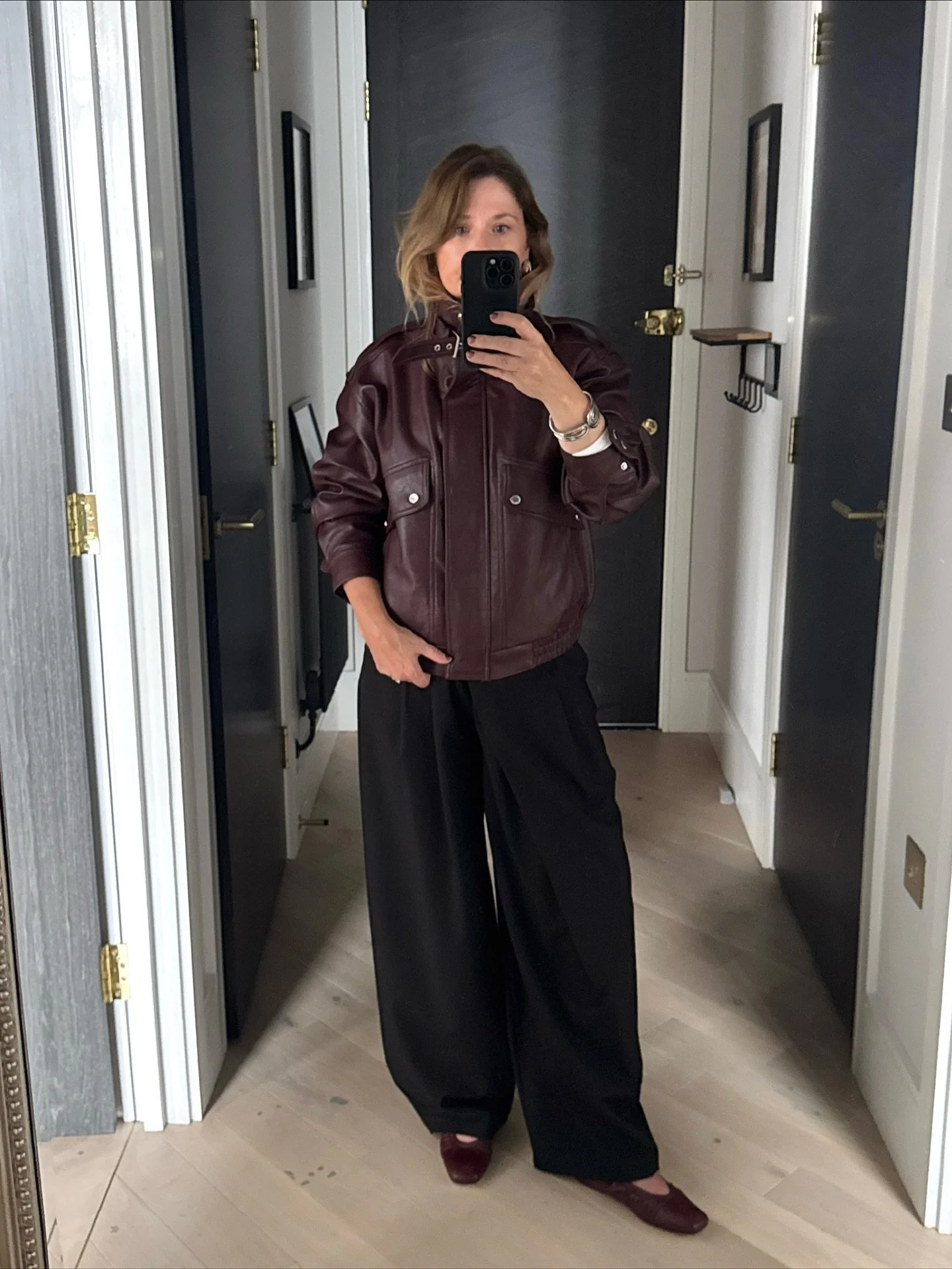 Another burgundy style post, burgundy is having a major moment! 🥰

From deep burgundy through to plum and aubergine, it&rsquo;s the colour of the season. Surprisingly versatile and there&rsquo;s a shade to suit everyone. It&rsquo;s also not a flash-
