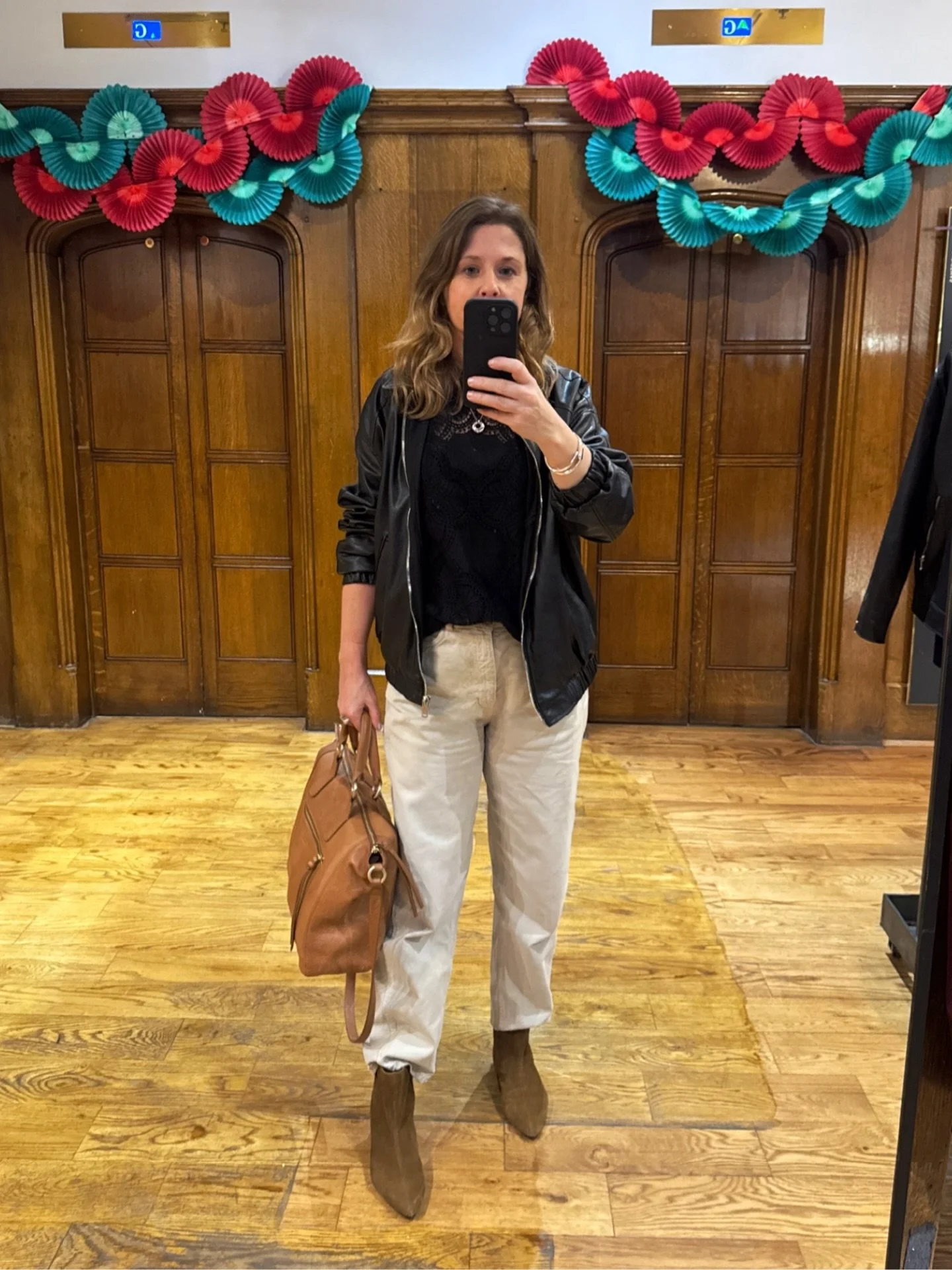 Back at my favourite mirror in Liberty ✨ after a personal shop. 🙂

Clients come to me for so many reasons, but a common one is that something starts to feel &ldquo;off&rdquo; in certain work situations or environments. Eventually the penny drops 💡 