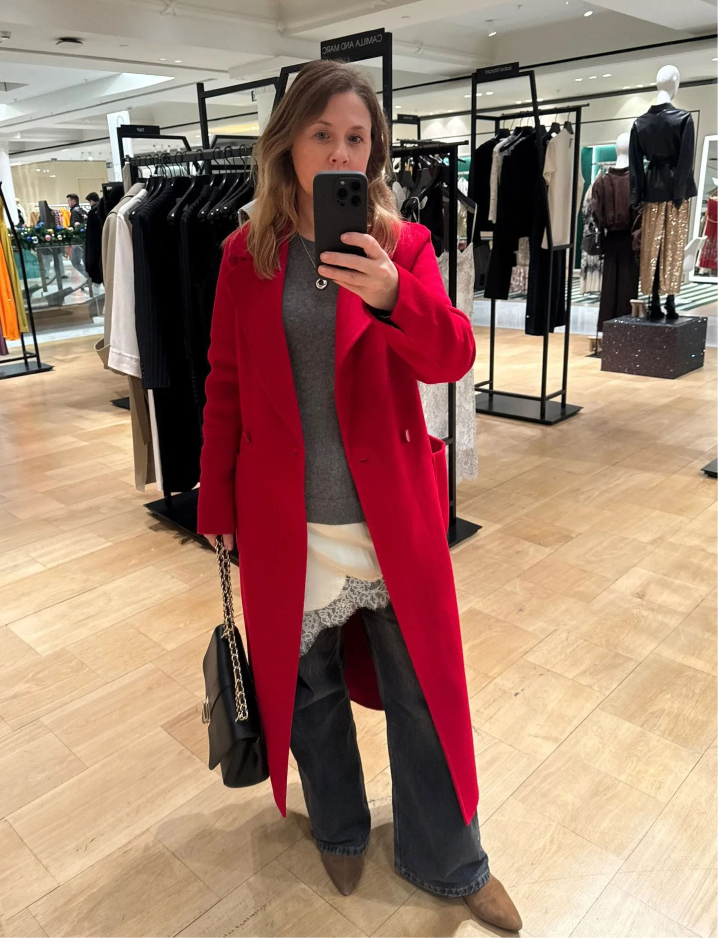 Some of the sales have already started ⚠️ &ndash; a danger time for expensive mistakes. I&rsquo;ve had my eye on two coats this year. The ❤️ red style I&rsquo;m wearing from Reiss that will  go on sale from Boxing Day, but I didn&rsquo;t want to wait