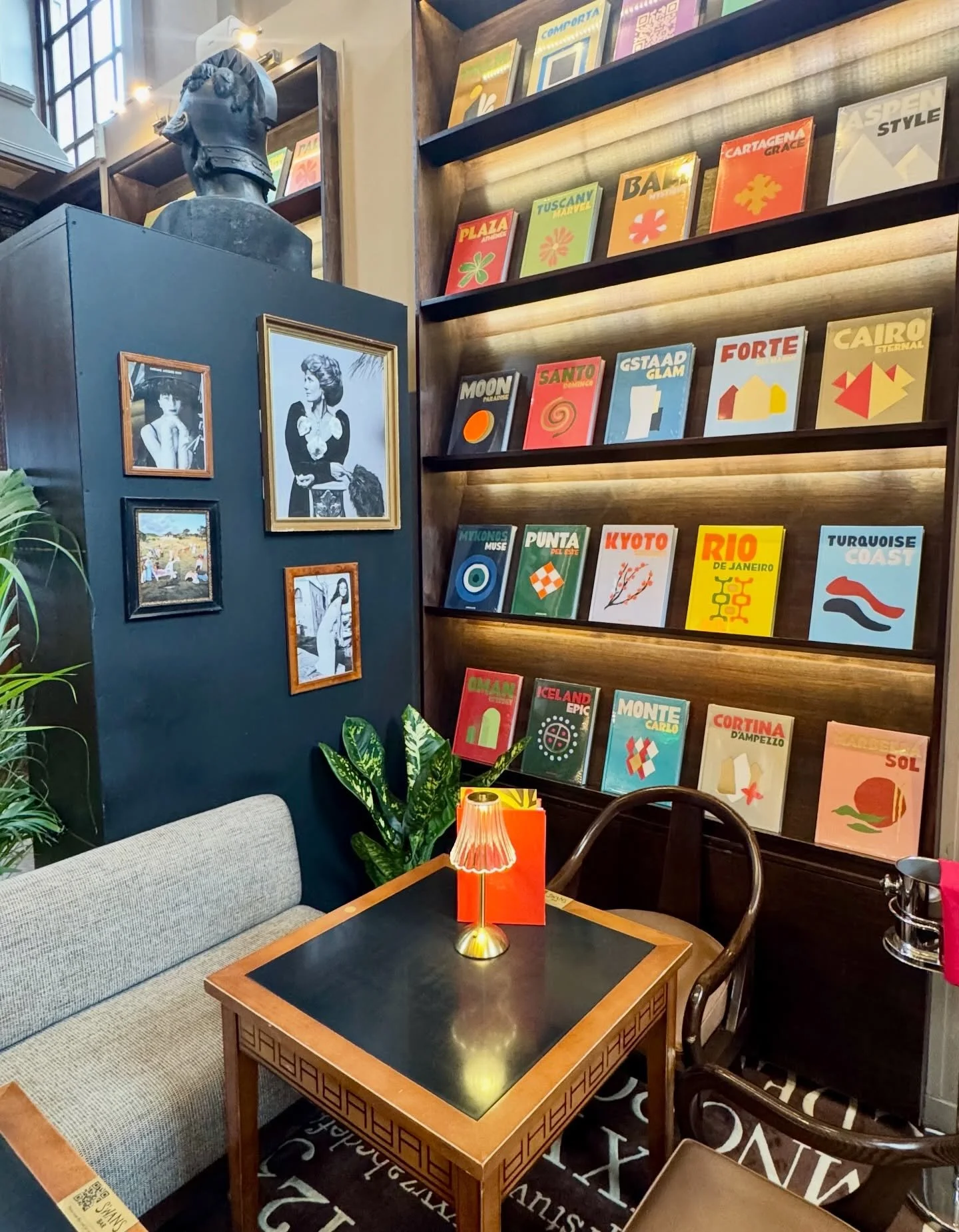 Although I style both men and women, I&rsquo;m currently styling a lot more men. So I&rsquo;ve been spending more time in menswear heartland around Jermyn Street.

Where @maisonassouline is located. Popped into this stunning gem of a bookshop/bar, pl