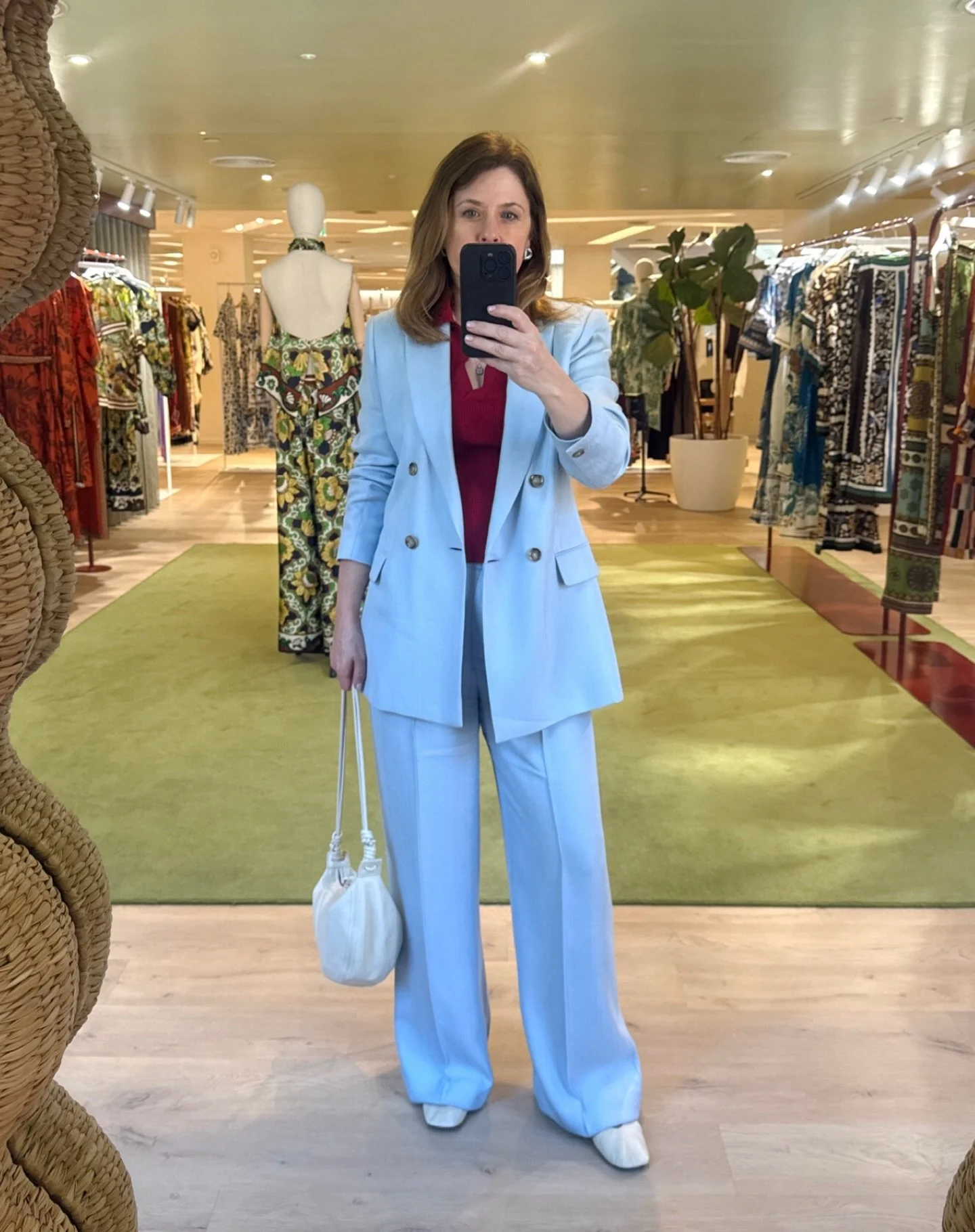 Suits, cars and shoes! 🙂

A visit to @salonpriveuk yesterday. Can you guess which car is worth around 4 million?  Yellow, blue, red or turquoise? 

I have no technical car knowledge, so I spent the whole day going on about the lovely yellow or white