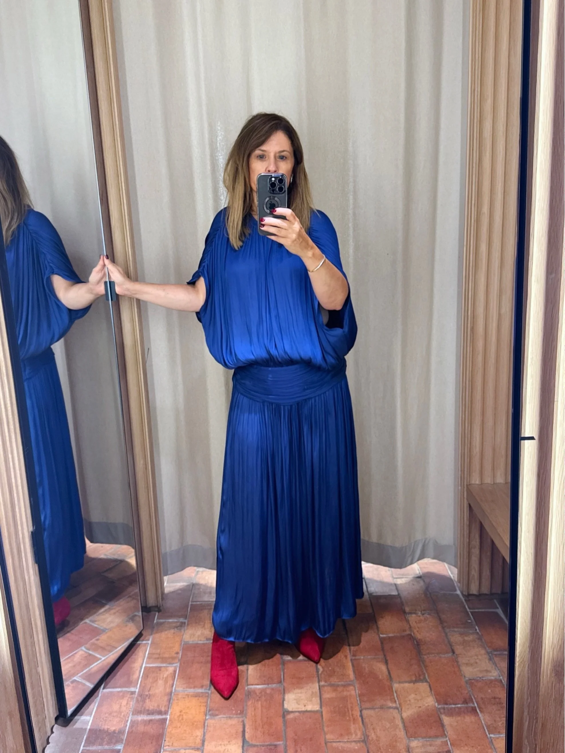 As we move into a new season, there&rsquo;s no shortage of new colour combinations of the season being touted. 🙂

While I may change the shapes and styles I wear, I often return to colour combinations that work with my cool colouring.

I say often b