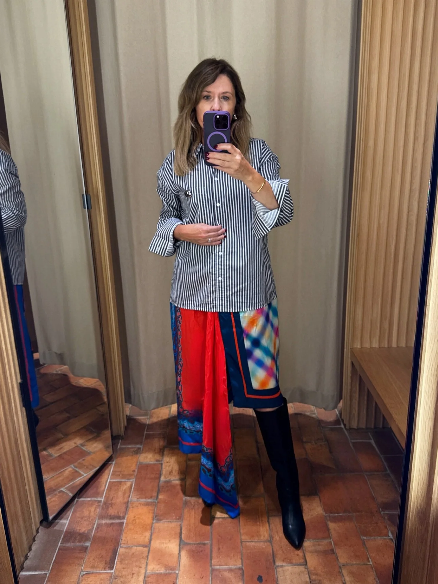 A week in photos! 📸 🙂

A new shirt dress  that can also be worn over trousers from Essential Amtwerp. .

A repeat-client shop at @harrods . It&rsquo;s a very very large store, so I always make sure I book clients a private VIP styling room. 😀

A w
