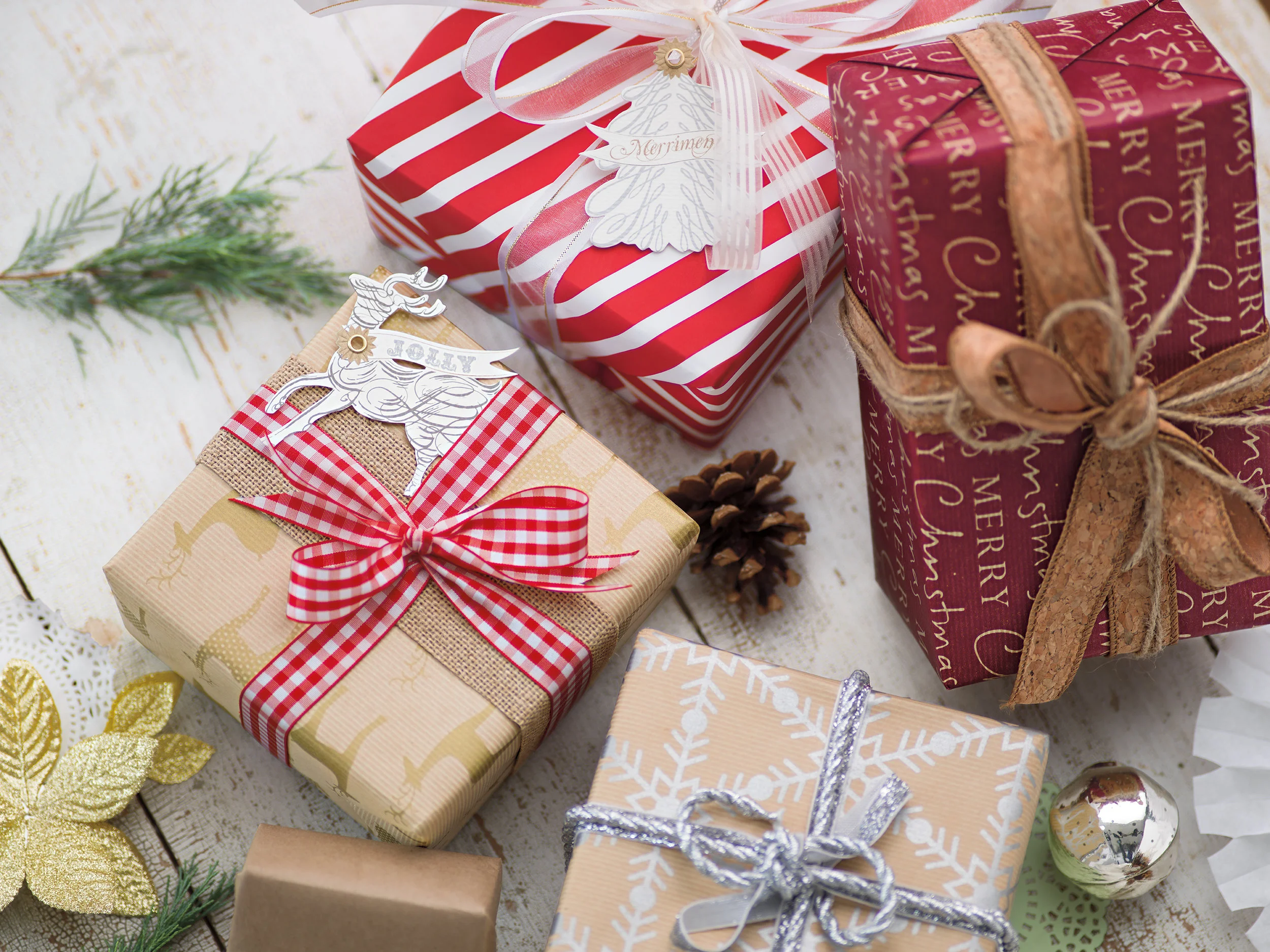 FS-Holiday_Stills_Wrapped_Gifts_0014.jpg