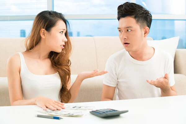 Couples fighting about money small.jpg