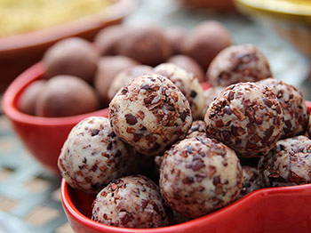 yoga_retreat_energy_balls