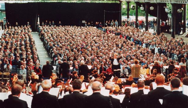 06 GPS Audience and orchestra.jpg