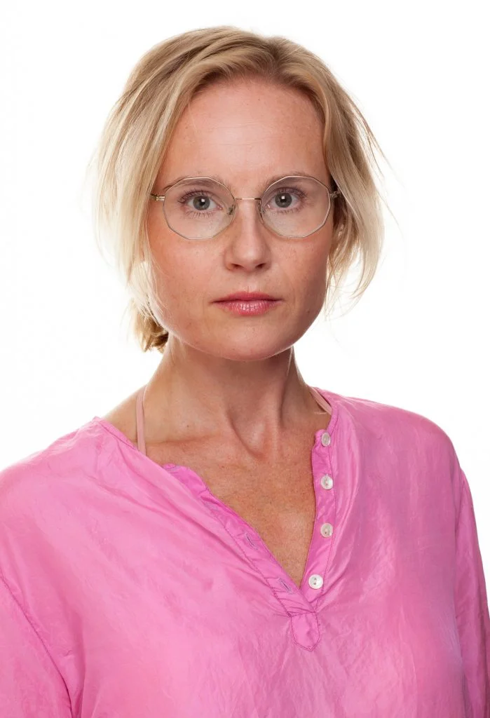Emilie_Nyman_Headshot_3_v02-699x1024.jpg