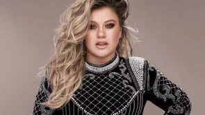 Kelly Clarkson "Piece By Piece"