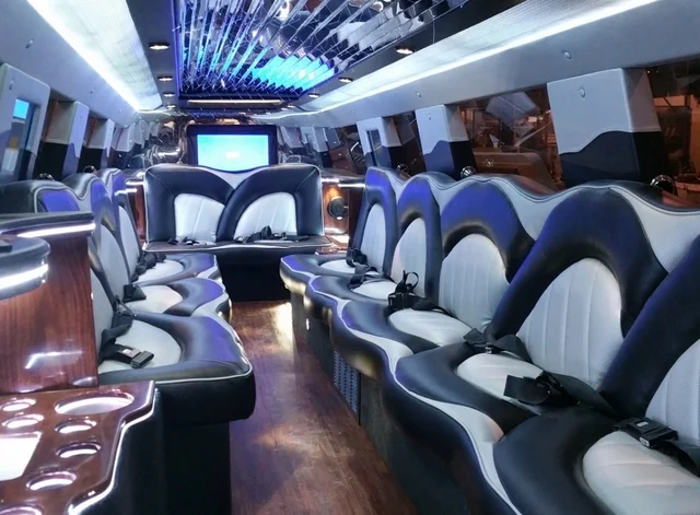 STAGGERED SEATING