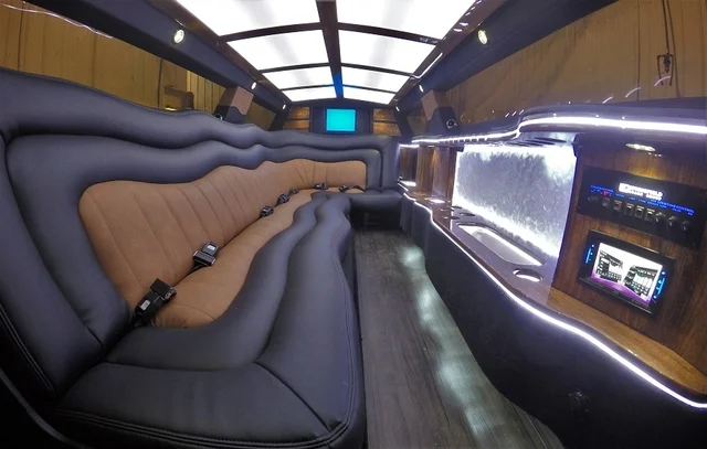TWO TONE INTERIOR 