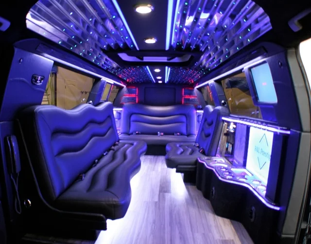 SUV LIMO 