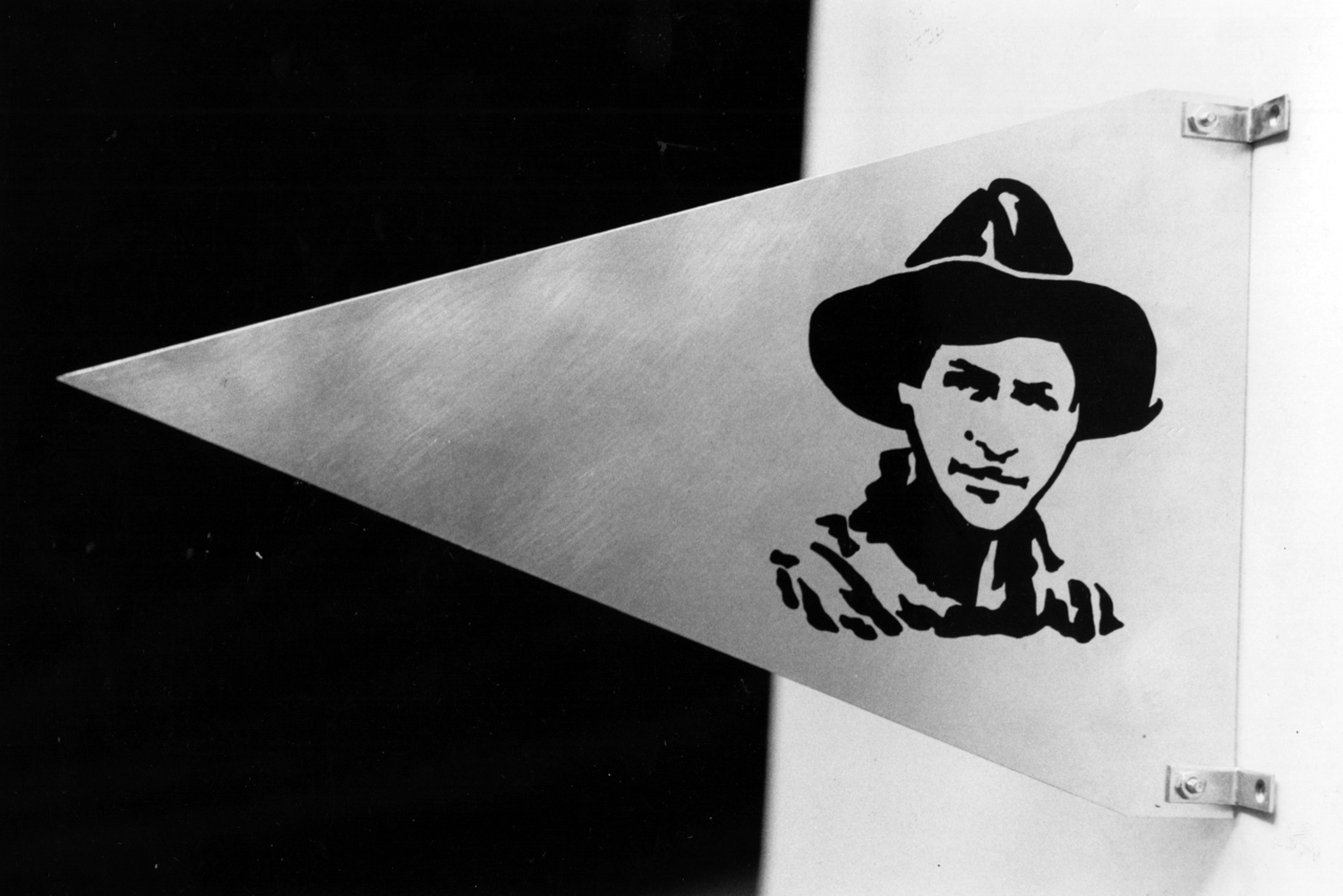 Design by Doug Ashford based on the Nicaraguan flag, painted on metal