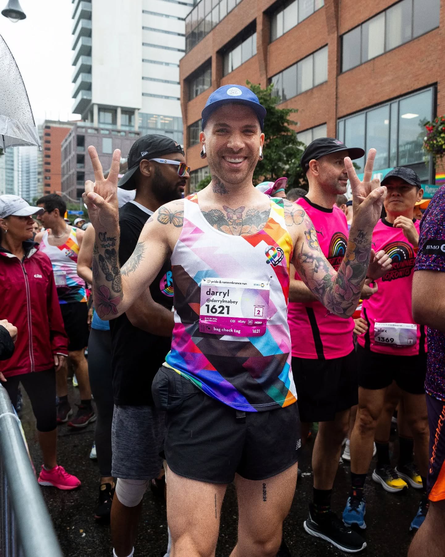 we made it to the weekend, lgbtquties 🌈

#rememberyourwhy #lgbtq🌈 #running #runningcommunity #runtoronto #pridetoronto #priderunto #priderun
