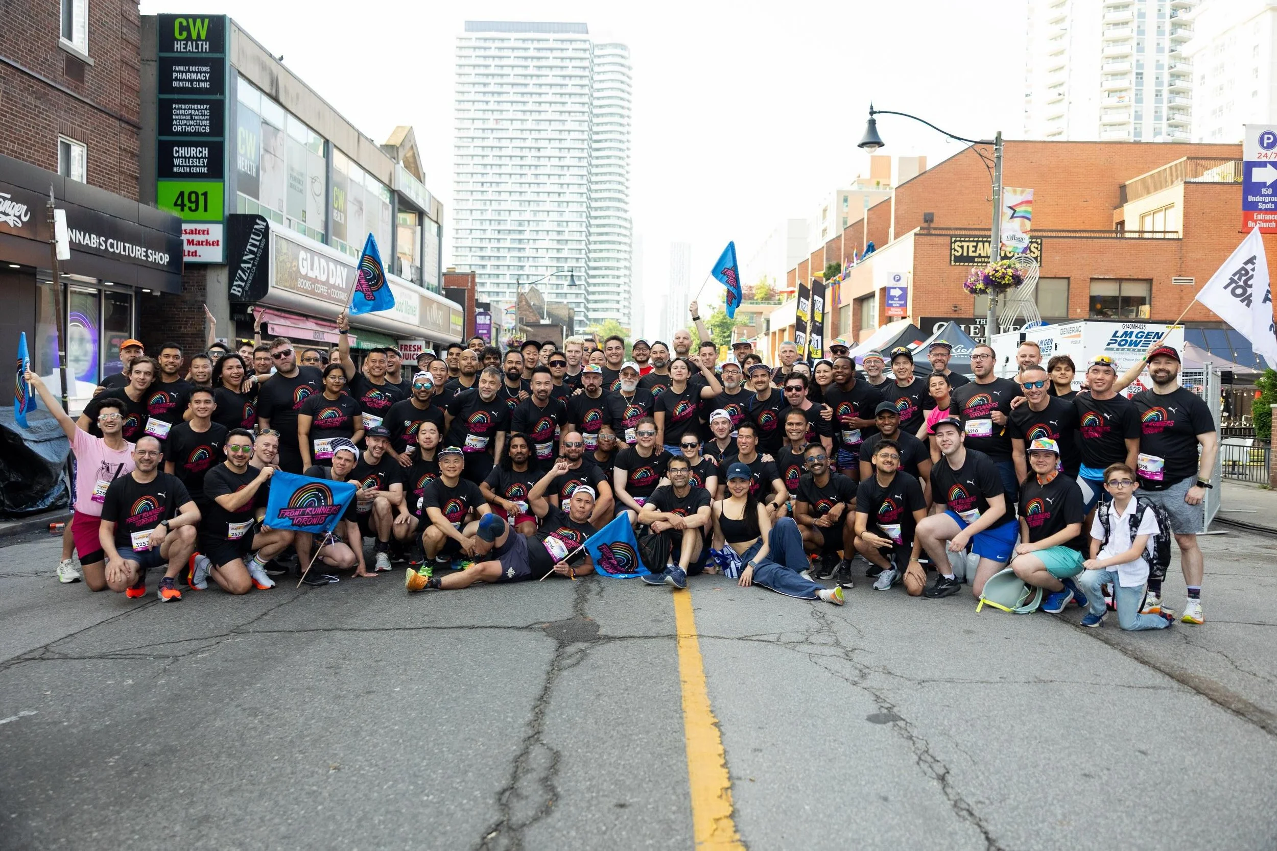 looking back at the 2025 pride &amp; remembrance run 🌈

a huge congratulations to @frontrunnerstoronto, our overall top fundraising run crew team, who raised an incredible $37,962 for our amazing beneficiaries ✨

meeting in the village since the 198