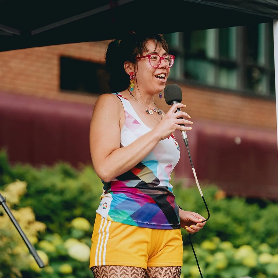 last year, @deboprimo brought the energy, the laughs and unforgettable vibes to everyone&rsquo;s experience ✨

by popular demand, deborah primeau (she/her) is back to co-host the pre-race stage for our 30th pride &amp; remembrance run💛

#runitforwar