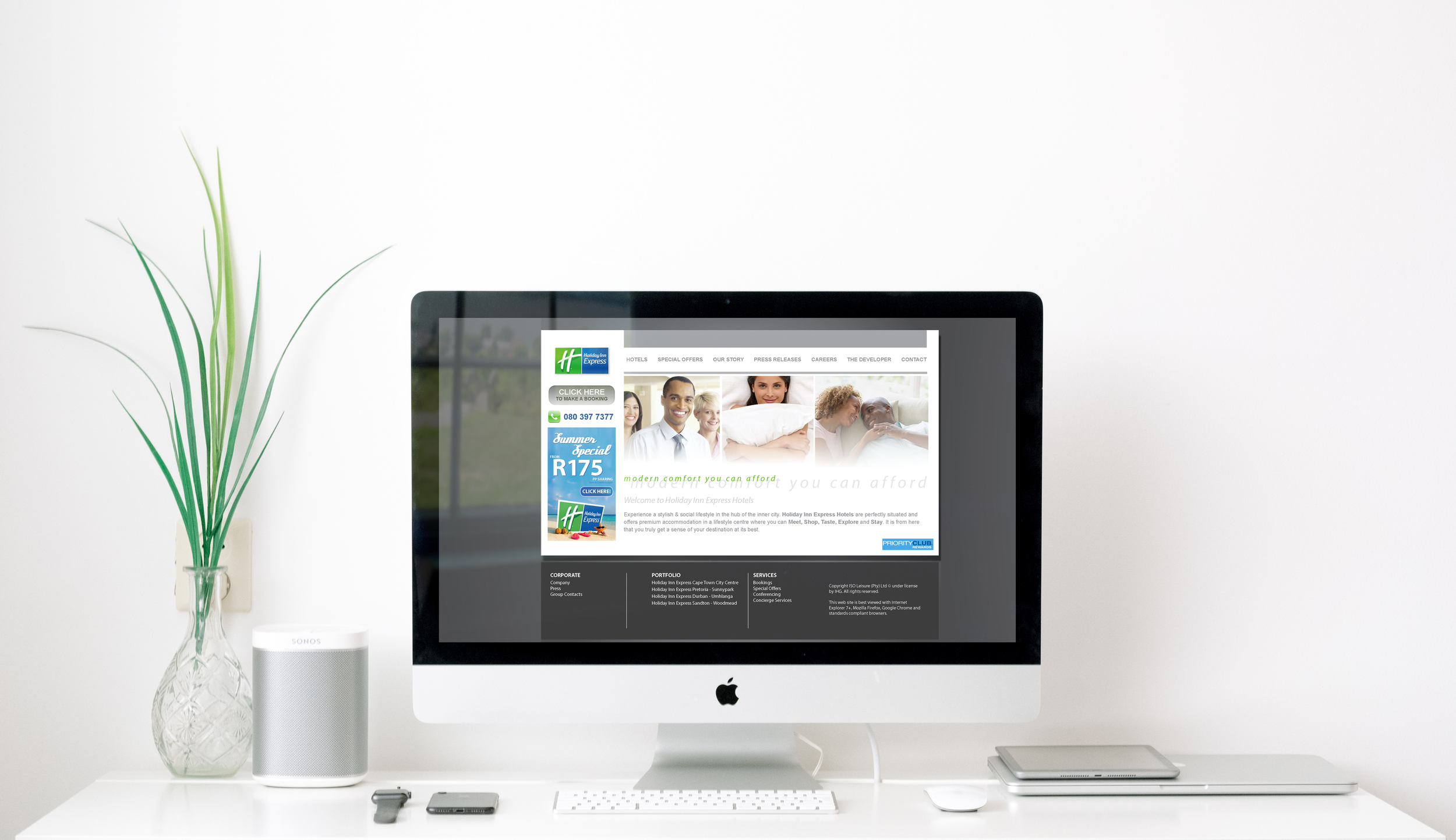 Minimal iMac on Desk Mockup.png