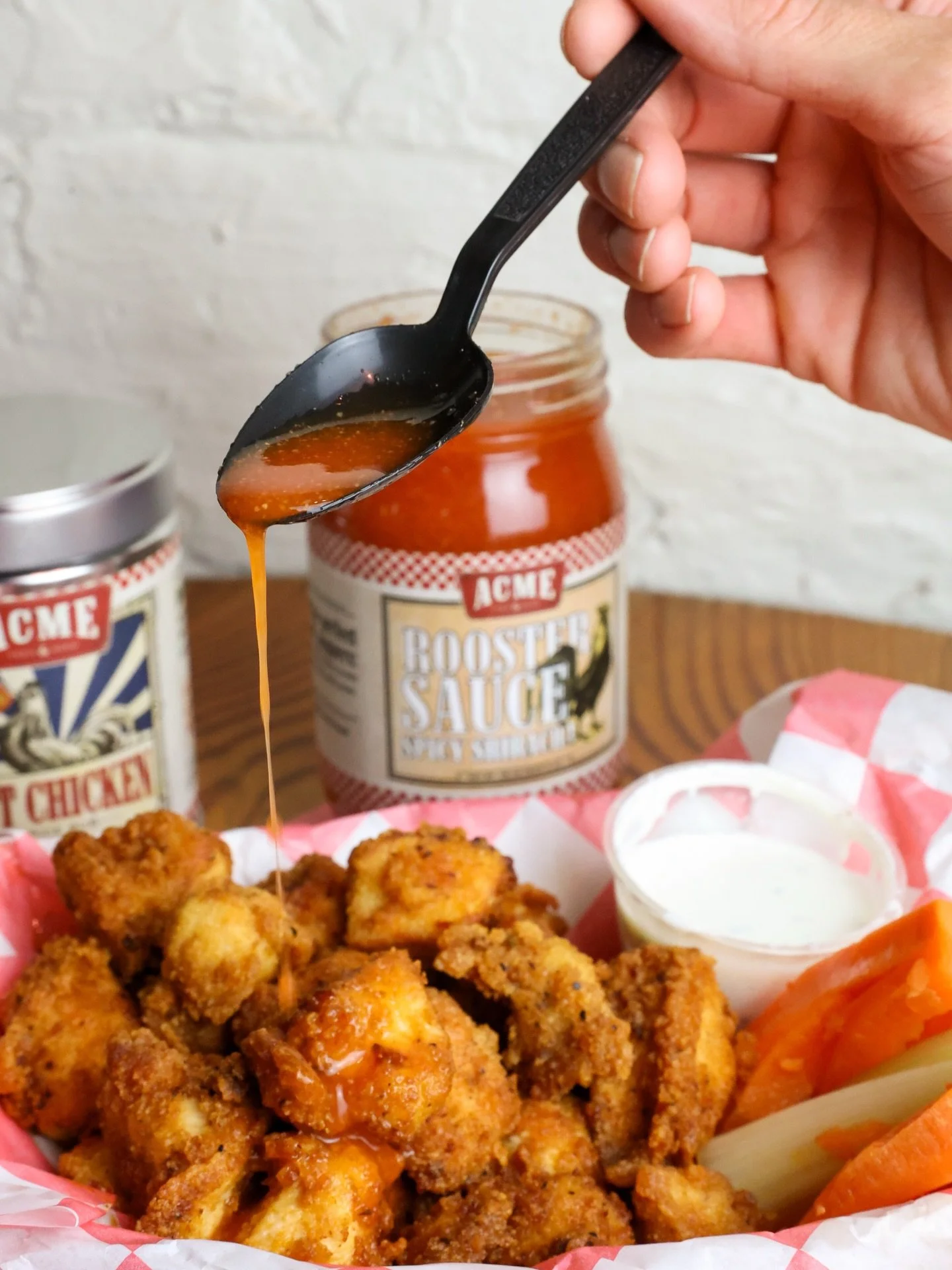 Kick your next meal up a level 🔥 our Rooster Sauce is the&nbsp;perfect blend of three hot peppers: Habanero, Tabasco and the&nbsp;Sriracha pepper. 

Our take on a Southern Sriracha goes with just about any dish that needs a kick! A tasty compliment 