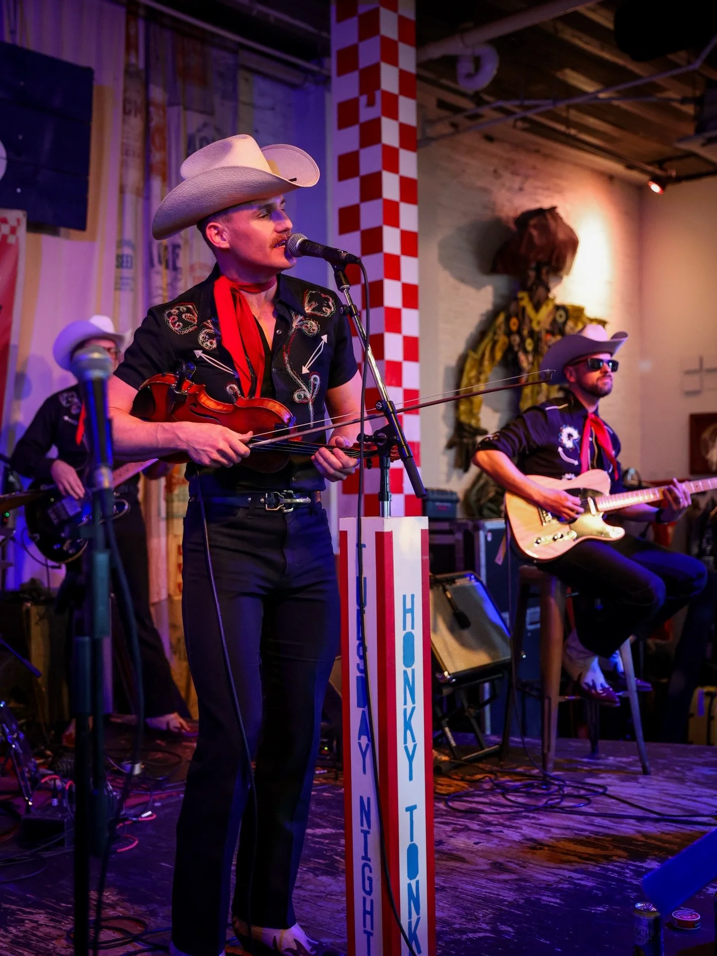 TGIF‼️ Start your weekend off right with our Country Club Day Party featuring @thecowpokes today from 12n-4pm 🐄 

Enjoy $1 off our Broadway BLT featuring @dukes_mayonnaise 🥪 and our drink specials fetching @celsiusofficial &amp; @ranchwater !!

All