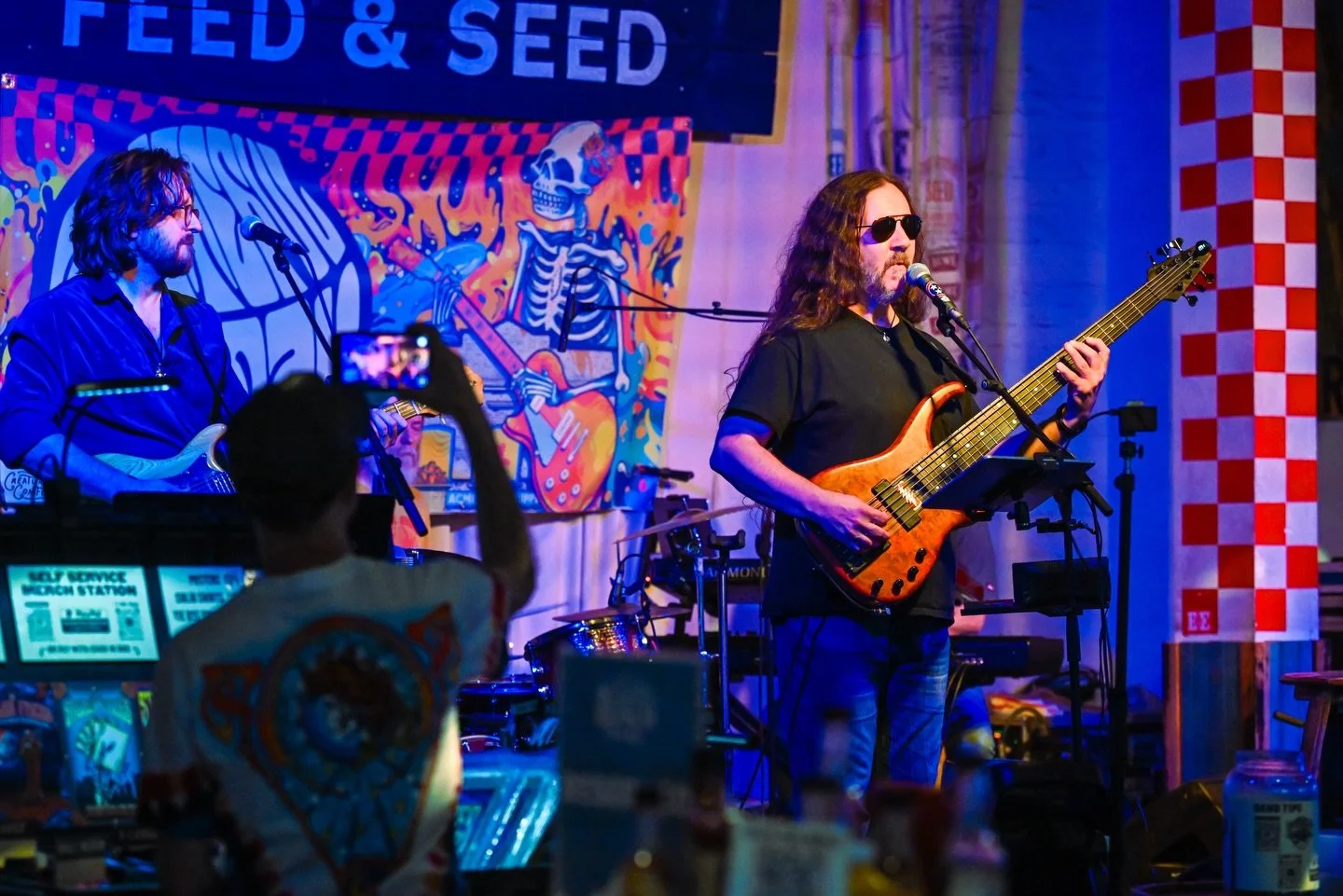 Kick your week off with the @thestolenfaces for Grateful Monday 🥀🎶 Music starts at 7pm. All ages of Deadheads are welcome!

Enjoy $1 off @mondaynight @creaturecomfortsbeer @betterthanbooze &amp; @drinkgaragebeer all night long!

Photos by @kristend