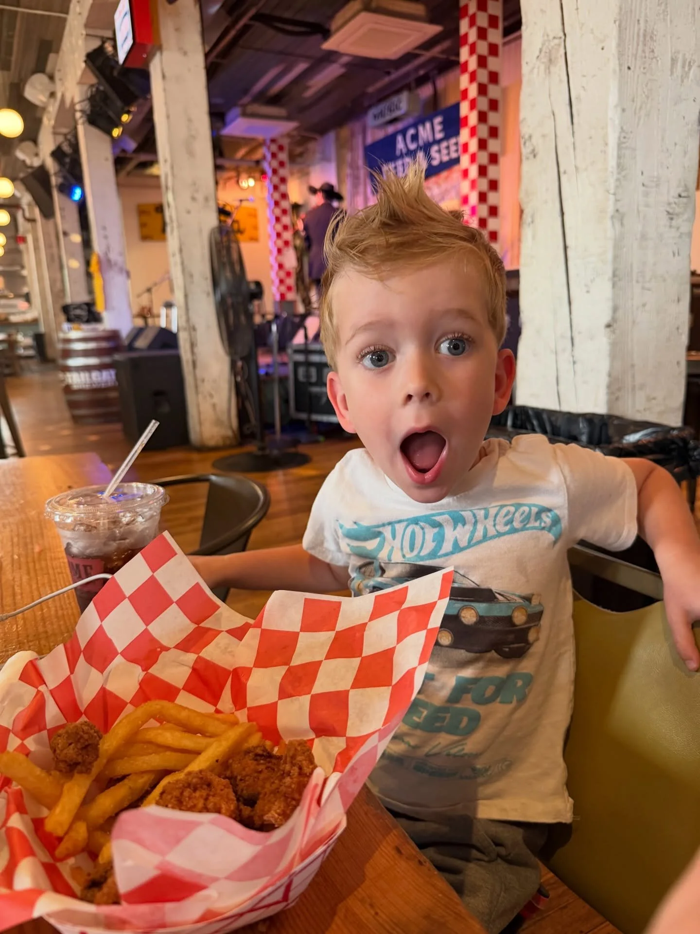 My face when I find out Acme has a kid&rsquo;s menu 🫪

Our Little Bitty Chicken Bites are available to your chickies all day, every day, 11am-9pm 🐓❤️

#nashville #familyfriendly #broadwaynashville #tennessee #kids