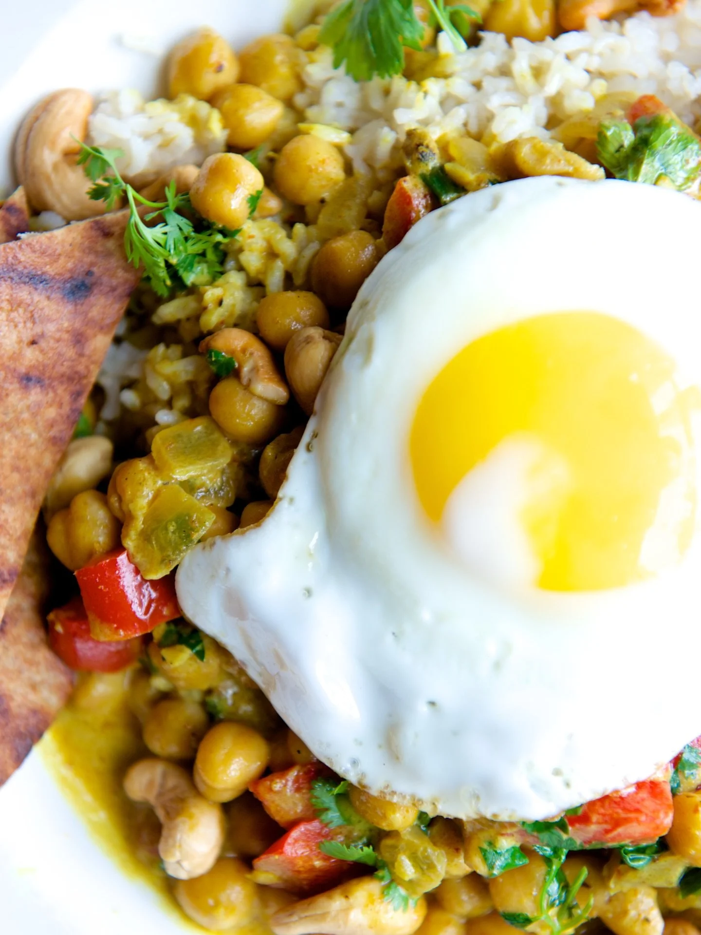 Looking for a vegetarian option on Broadway? We&rsquo;ve got you covered with our fan favorite, &ldquo;The Hatchery&rdquo; 🥚

This delicious dish comes with chickpeas, coconut rice, cashews, cilantro &amp; a sunny side up egg ☀️

#nashville #broadwa