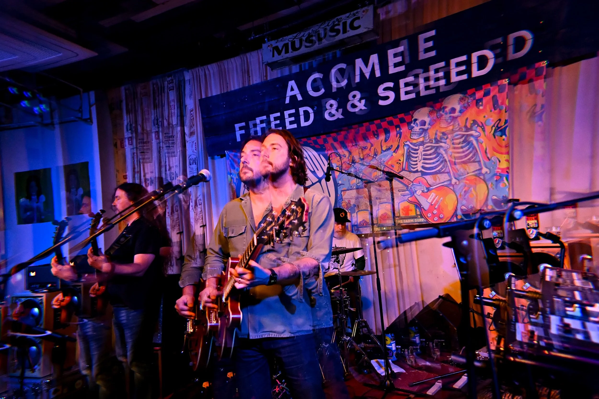 No D&eacute;j&agrave; vu here! See the @thestolenfaces every Monday on our first floor stage from 7-10pm‼️

Enjoy $1 off @betterthanbooze @drinkgaragebeer @mondaynight &amp; @creaturecomfortsbeer 🍻

All ages of Dead Heads are welcome! This event is 