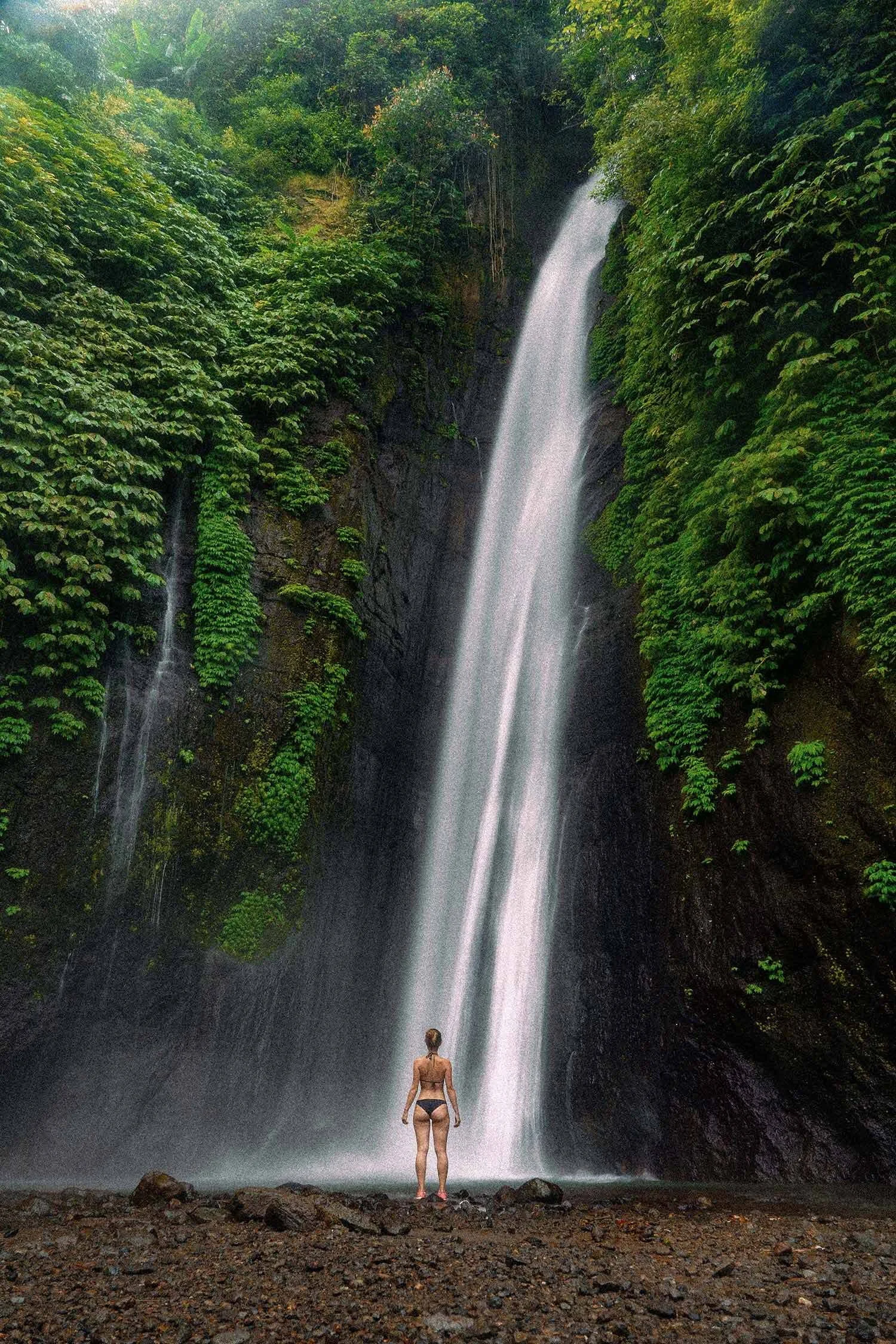 bali-waterfall-girl3.jpg