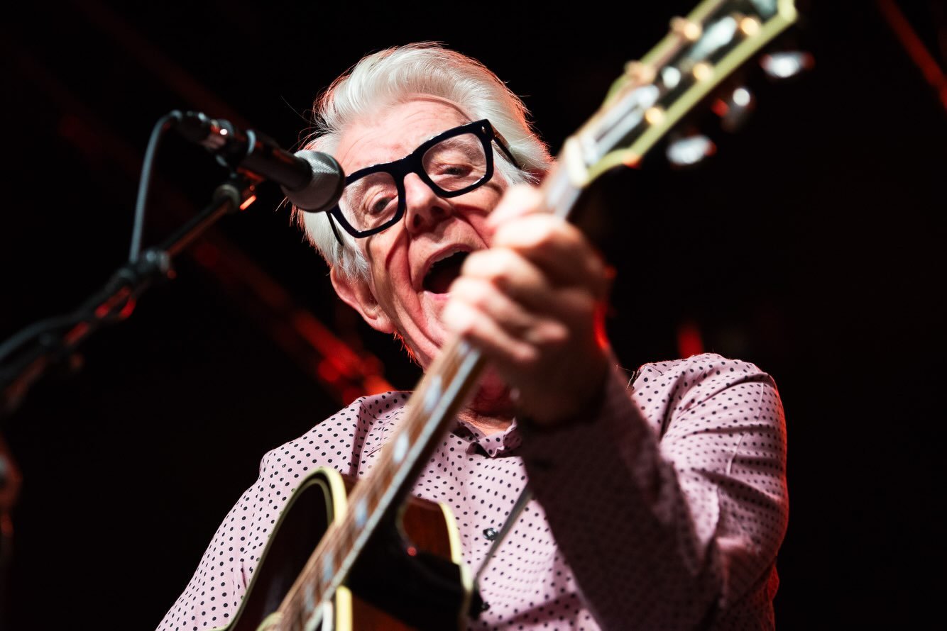 The legend known as Nick Lowe along with Los Straitjackets last night at The Mod Club. 

Thanks @weare_inthefuture

#nickloweandlosstraitjackets 
#livemusic 
#livemusicphotography 
#concert 
#concertphotography