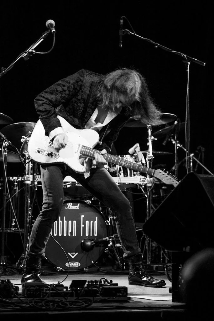 GUITARHD.COM INTERVIEW:  Robben Ford ~ Traveling Dojo