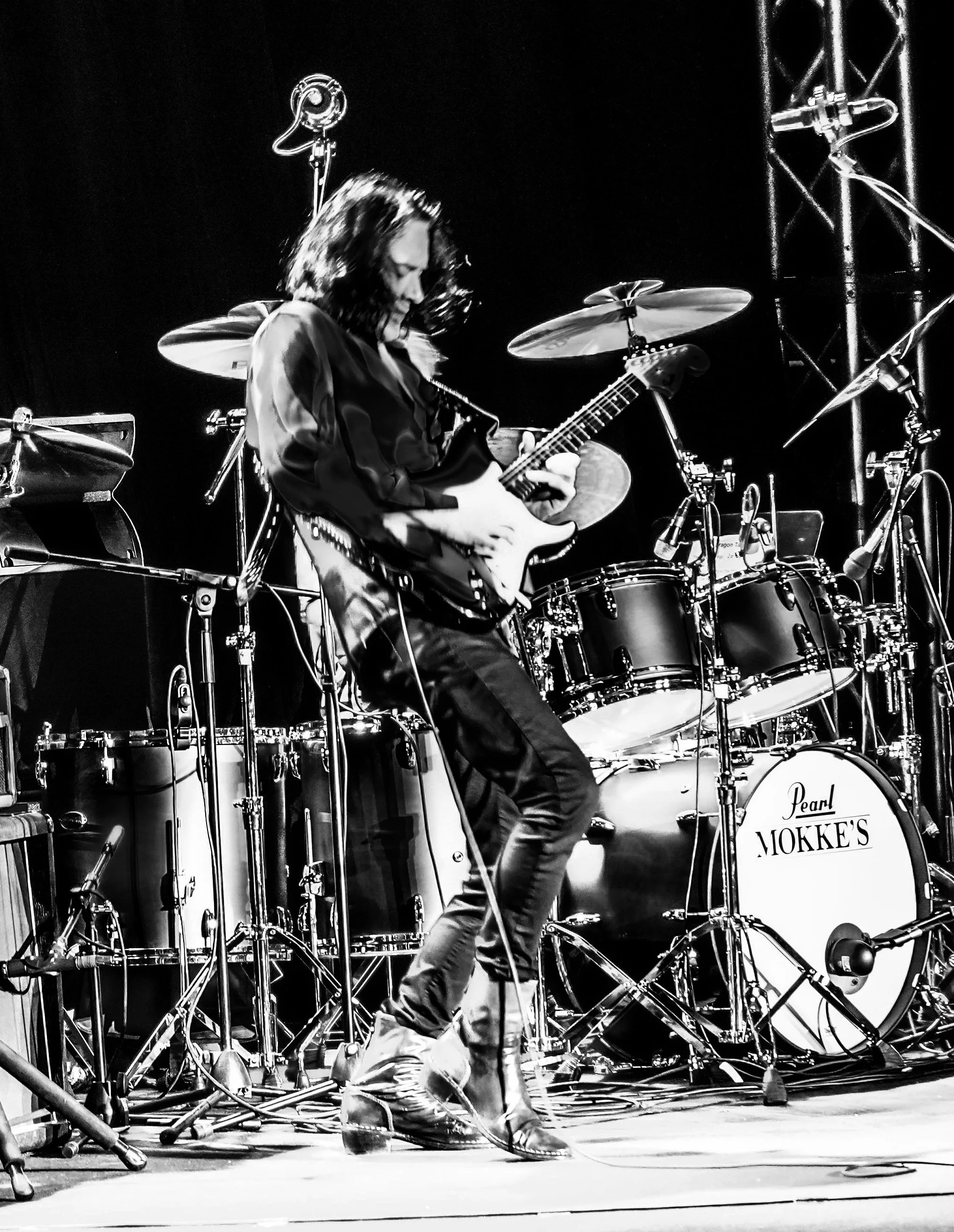 Robben Flame BW Italy crop.jpg