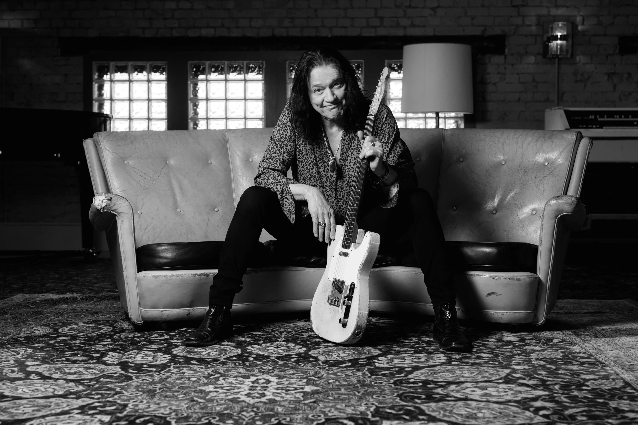 ROBBEN FORD OLYMPIC STUDIOS NOV 25 BLACKHAM IMAGES mono-43 EDIT.jpg