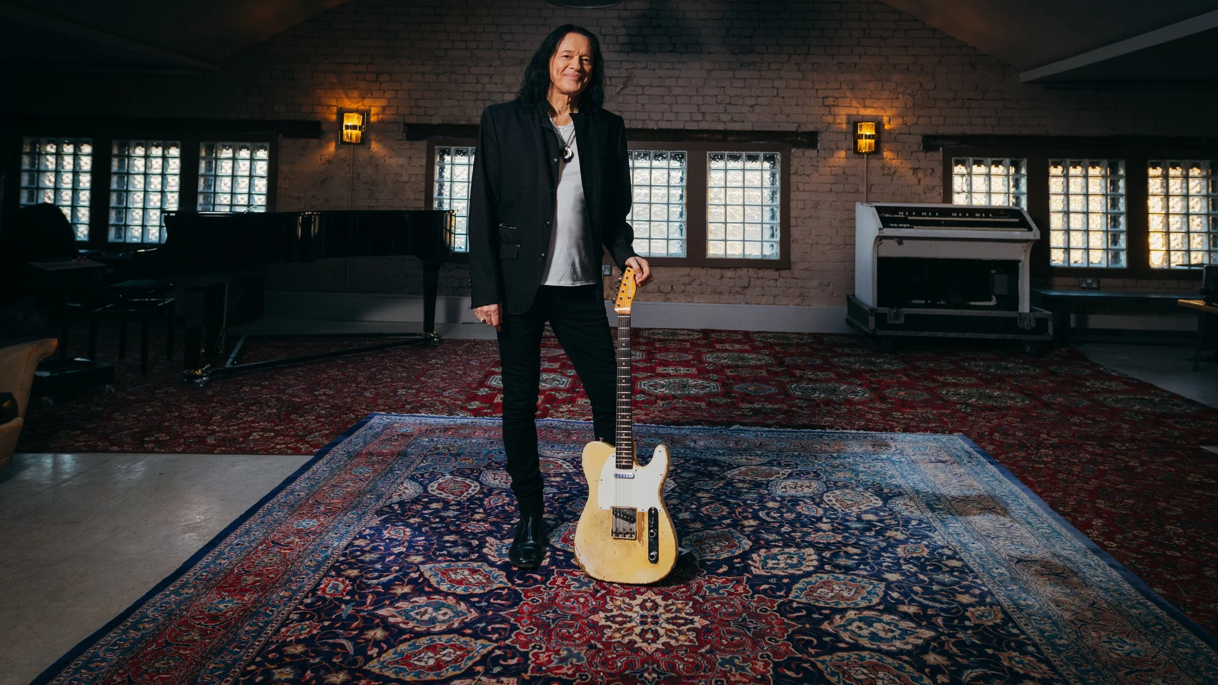ROBBEN FORD OLYMPIC STUDIOS NOV 25 BLACKHAM IMAGES-88 edit.jpg