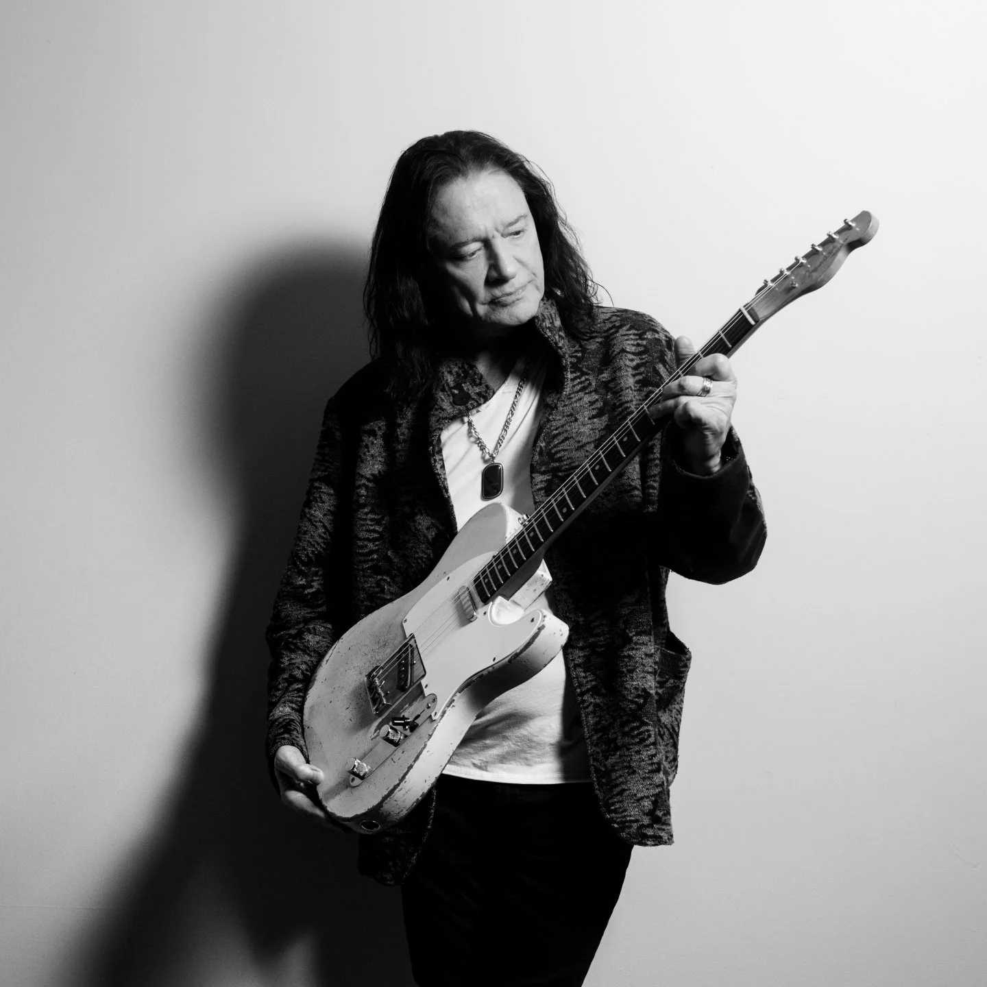 I'm thrilled to share that I'm releasing a new single next Thursday, December 17th entitled "Make My Own Weather".

I also have a very special announcement coming on that same day - stayed tuned 😎

👇👇👇
Pre-save "Make My Own Weather