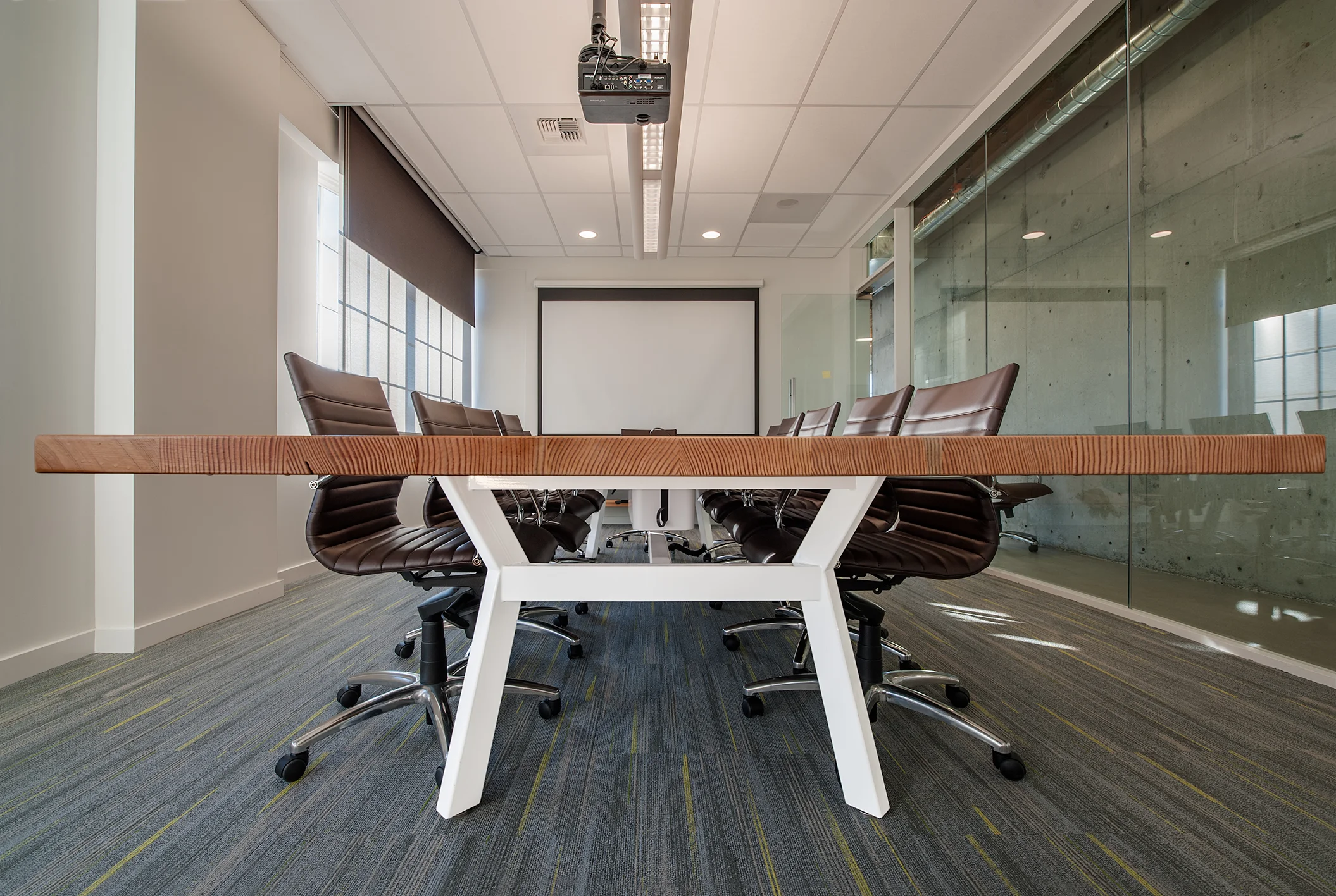 Available for the exclusive use of the Cascade Energy employees, a luminous interior courtyard and light-well leads up to a 2,000 sf, wood-clad roof deck with sweeping views of downtown Portland and the Willamette River.