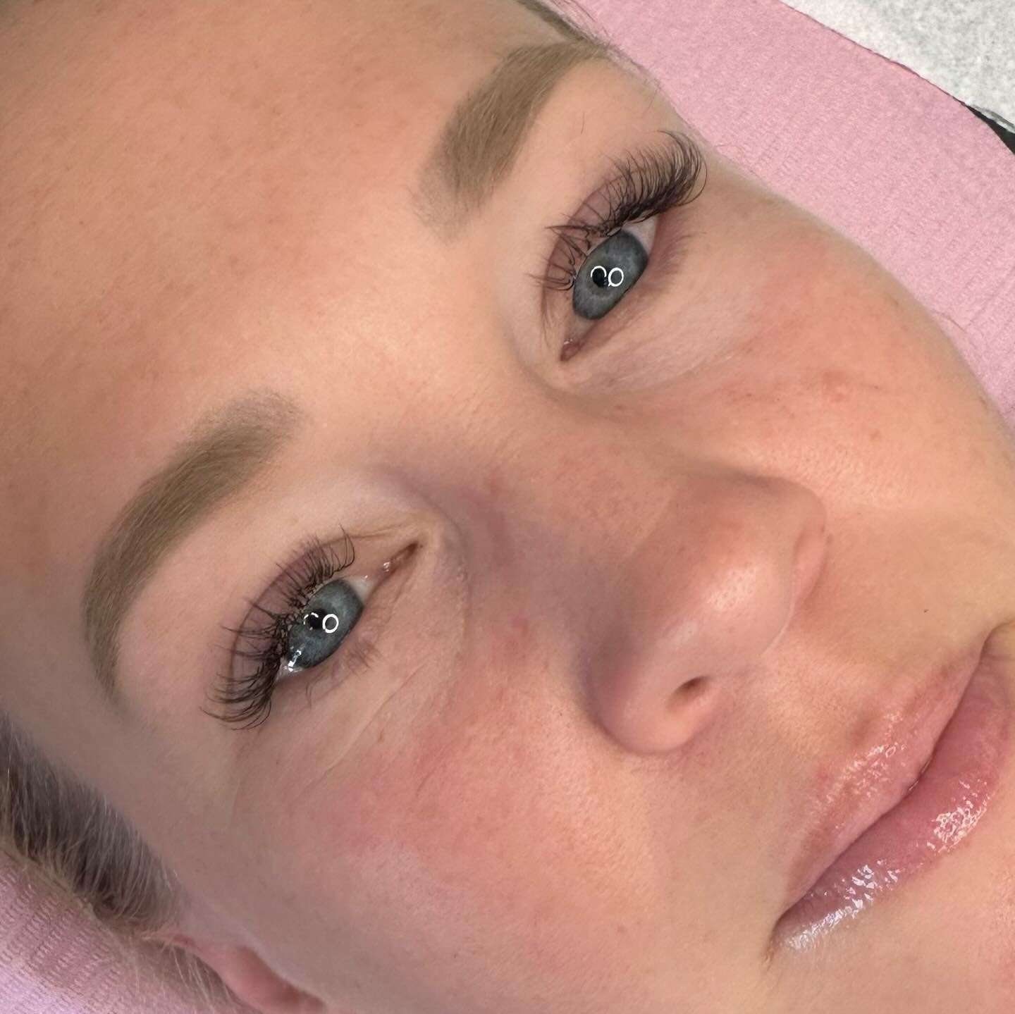 Classic Lashes&rsquo;s are just that Classic✨
Enhancing but not overwhelming, and they give you an eye opening look 💕 Using @ilevellab Classic Lashes 9-11 (.15) C+ 
Link in Bio to Book!

#hybrid
#hybridlashes
#hybridlashextensions
#lashextensions
#l
