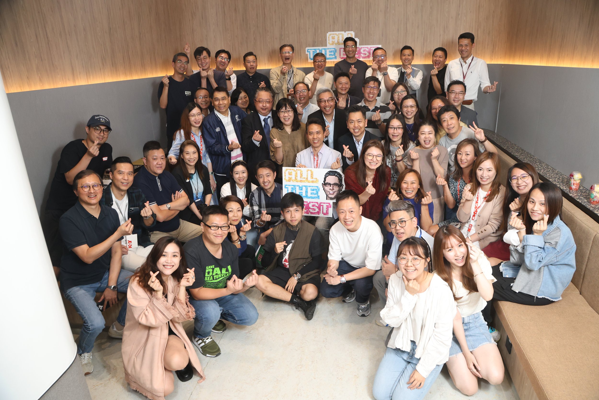 完成有線電視轉型鋪排 黃思遠感激同事並肩作戰