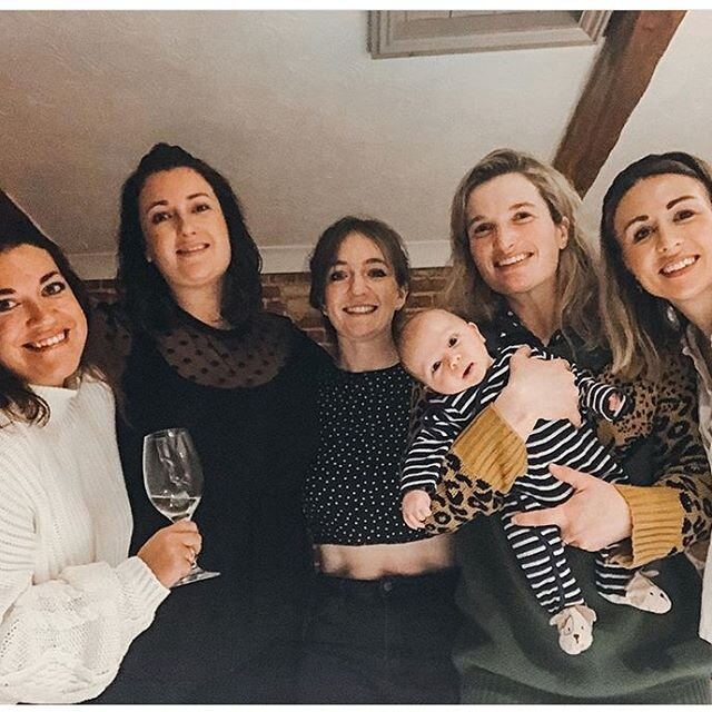 Love this from @chloesarahwhite; girls weekend getaway in the #ThreshingBarn earlier this month - they even hired a private chef! 🤎 #narvalleycottages #visitnorfolk #westnorfolk #norfolkholiday #spabreak #downtime #holidaycottage #relax #threshingba