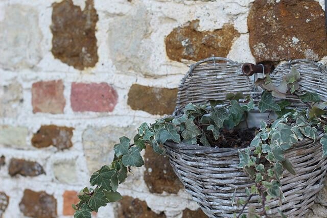 &hearts;️ One cottage booked up for #ValentinesDay, but Gig House and Threshing Barn are still available &hearts;️ #loveisintheair #narvalleycottages #pentney #romanticbreak #spabreak #valentines #valentinesinnorfolk #valentinesdayideas #spaday #airb