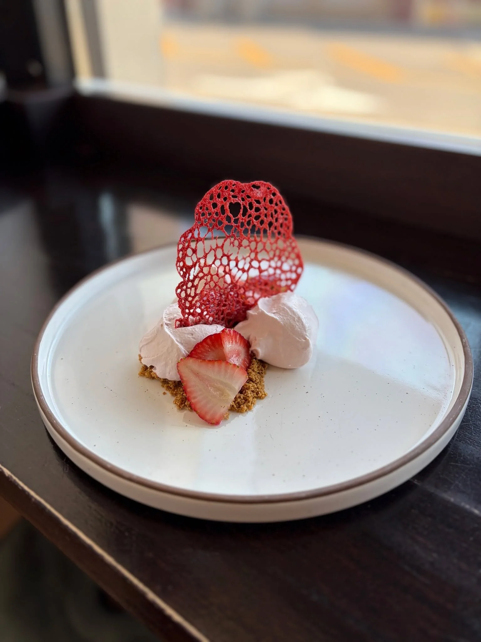 ＰＯＰ－ＵＰ ＳＰＥＣＩＡＬ
𝐆𝐞𝐭 𝐢𝐭 𝐰𝐡𝐢𝐥𝐞 𝐢𝐭 𝐥𝐚𝐬𝐭𝐬, 𝐢𝐭 𝐰𝐨𝐧𝐭 𝐛𝐞 𝐚𝐯𝐚𝐢𝐥𝐚𝐛𝐥𝐞 𝐥𝐨𝐧𝐠!
𝘚𝘵𝘳𝘢𝘸𝘣𝘦𝘳𝘳𝘺 𝘤𝘩𝘦𝘦𝘴𝘦𝘤𝘢𝘬𝘦 𝘮𝘰𝘶𝘴𝘴𝘦 𝘸𝘪𝘵𝘩 𝘭𝘢𝘷𝘦𝘯𝘥𝘦𝘳 𝘨𝘳𝘢𝘩𝘢𝘮 𝘤𝘳𝘢𝘤𝘬𝘦𝘳 𝘤𝘳𝘶𝘮𝘣𝘭𝘦 𝘢𝘯𝘥 𝘮𝘢𝘤𝘦𝘳𝘢𝘵𝘦